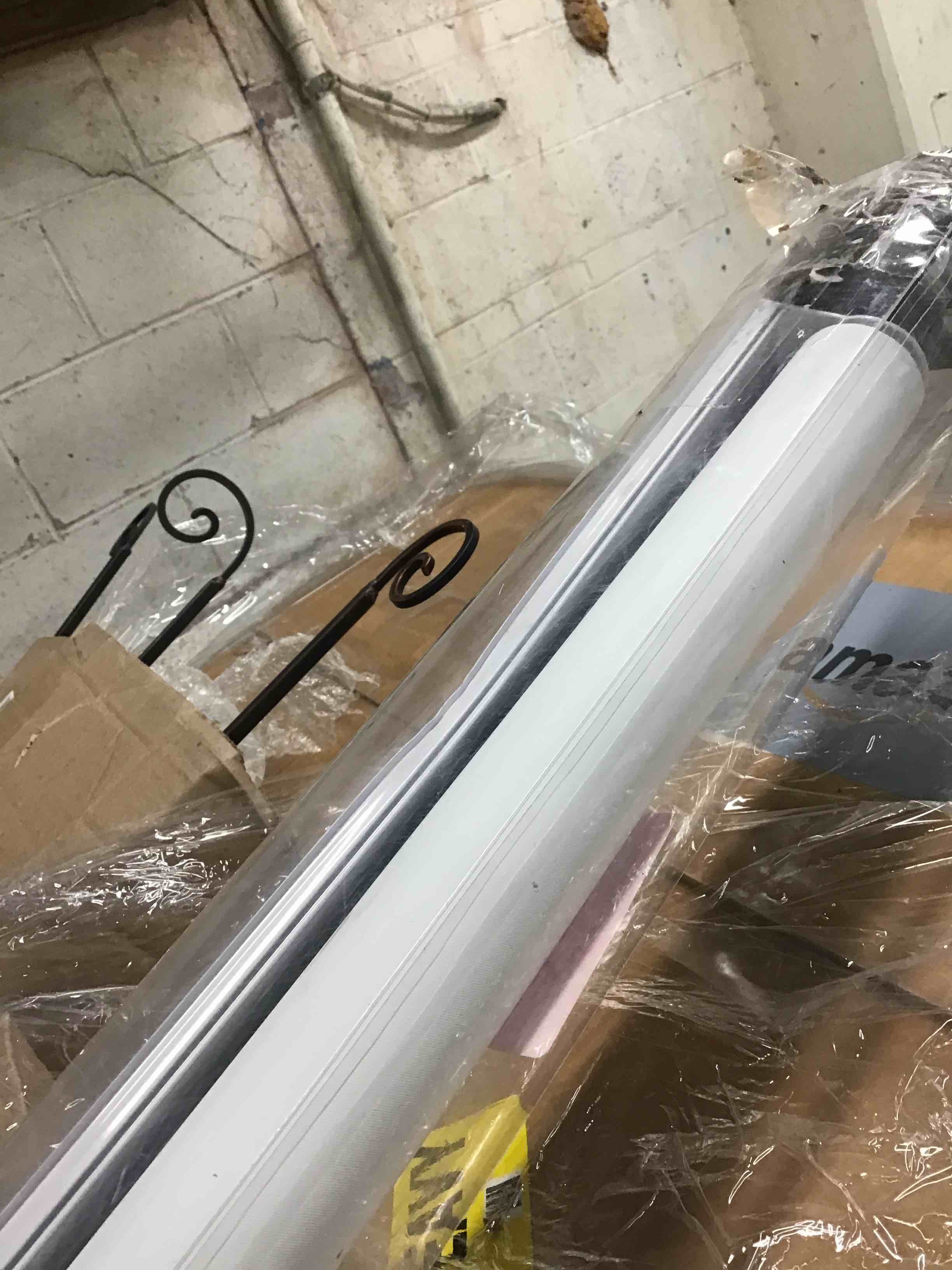 https://s3.amazonaws.com/lotting-images-prod/bidfta/GRN6487013_1720710682746.jpeg
