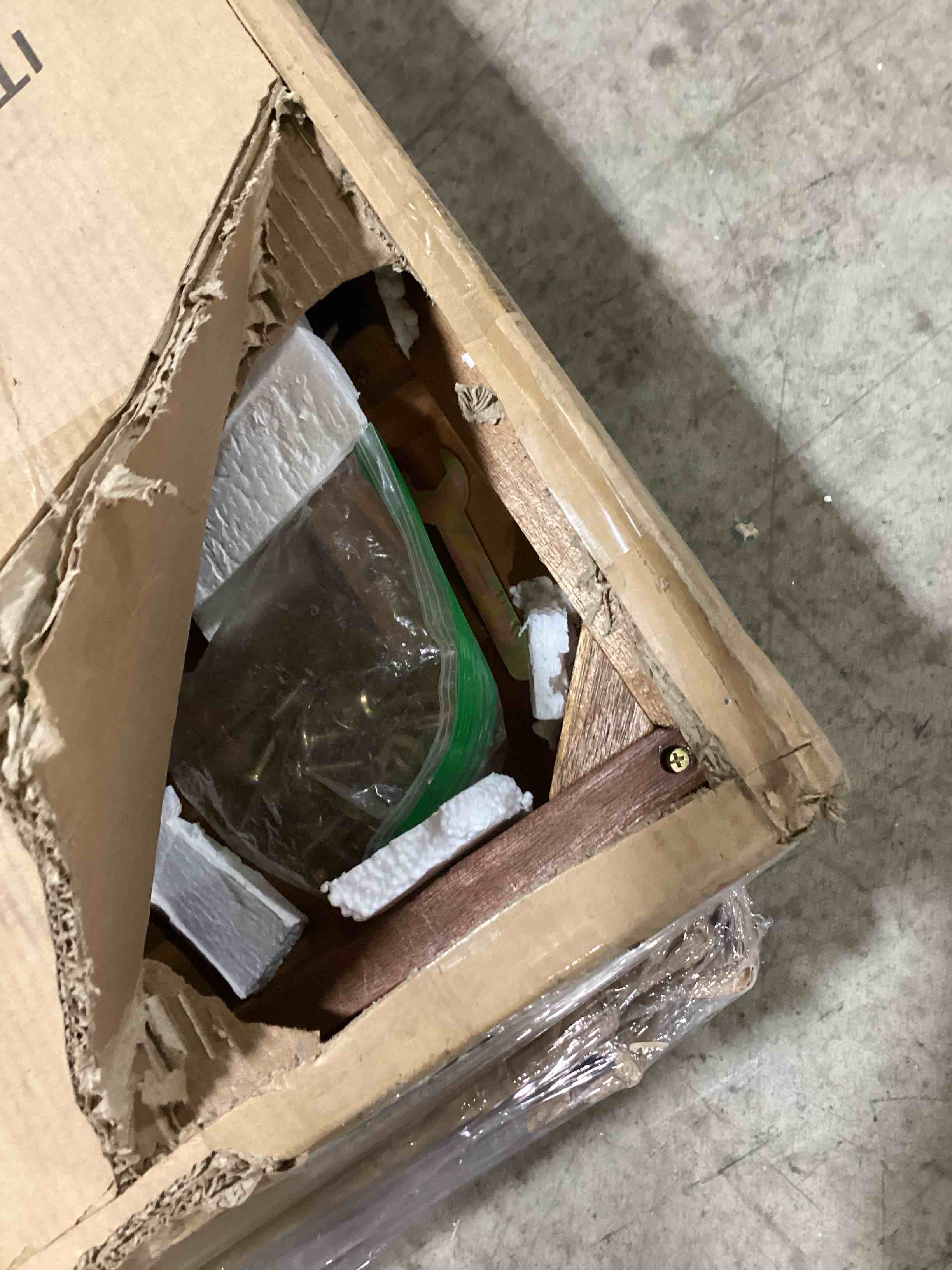 https://s3.amazonaws.com/lotting-images-prod/bidfta/GRN6488126_1720464795484.jpeg