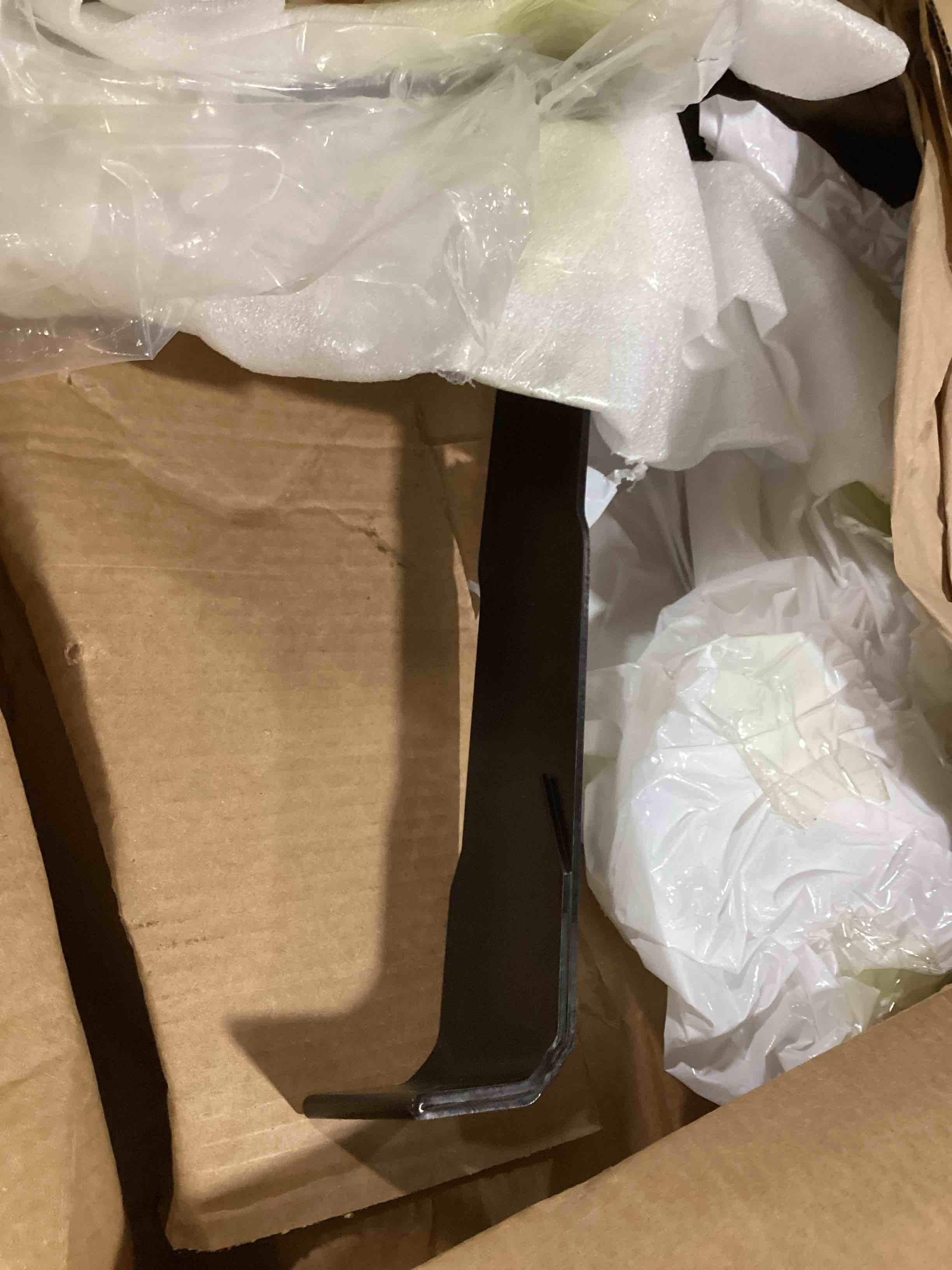 https://s3.amazonaws.com/lotting-images-prod/bidfta/GRN6488908_1720802562925.jpeg