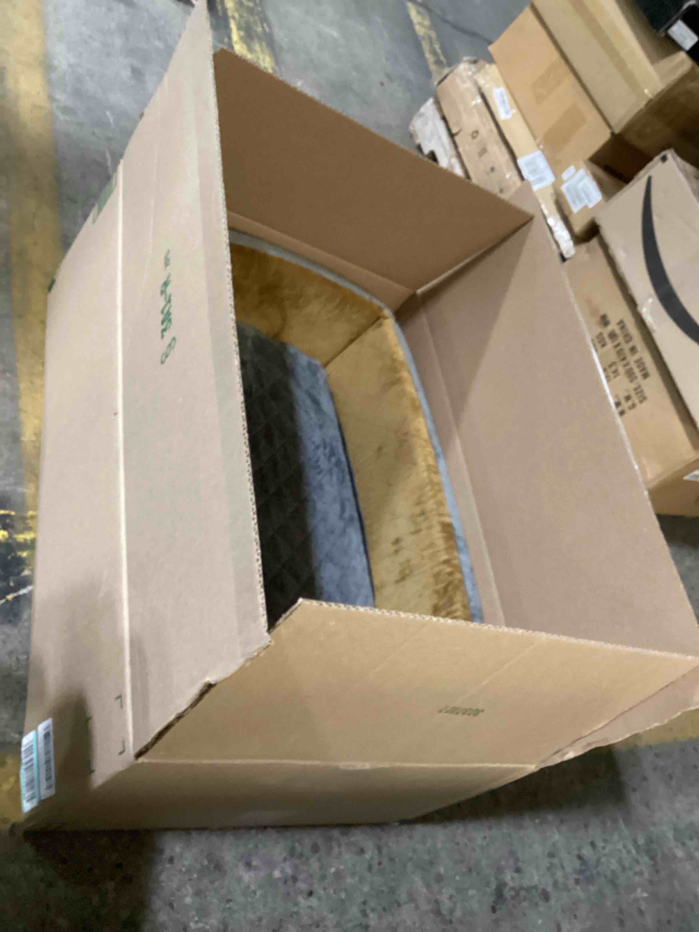 https://s3.amazonaws.com/lotting-images-prod/bidfta/GRN6491465_1722283378994.jpeg
