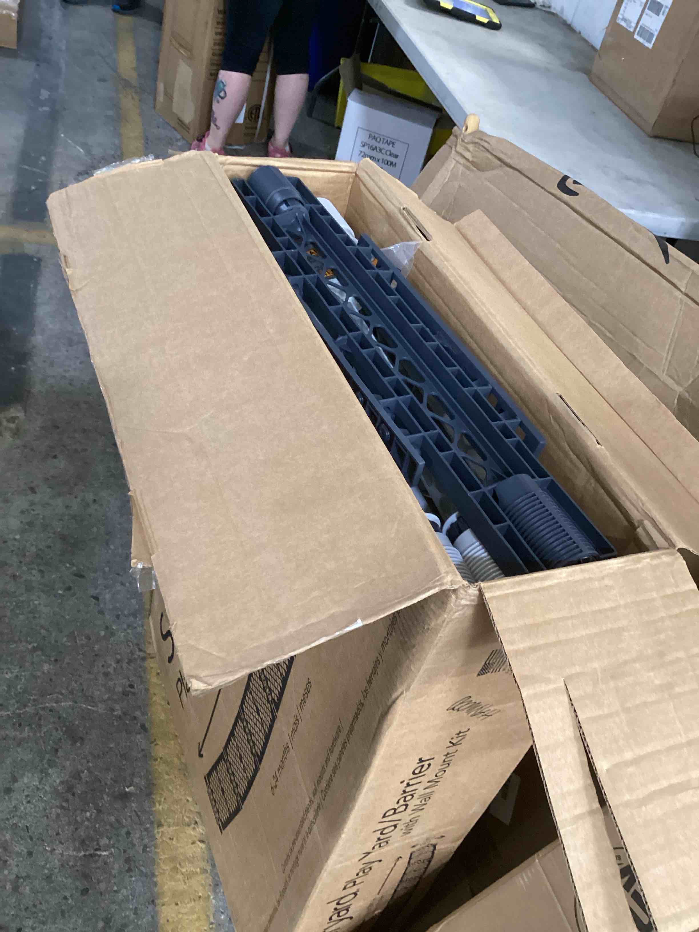 https://s3.amazonaws.com/lotting-images-prod/bidfta/GRN6491500_1722365644527.jpeg