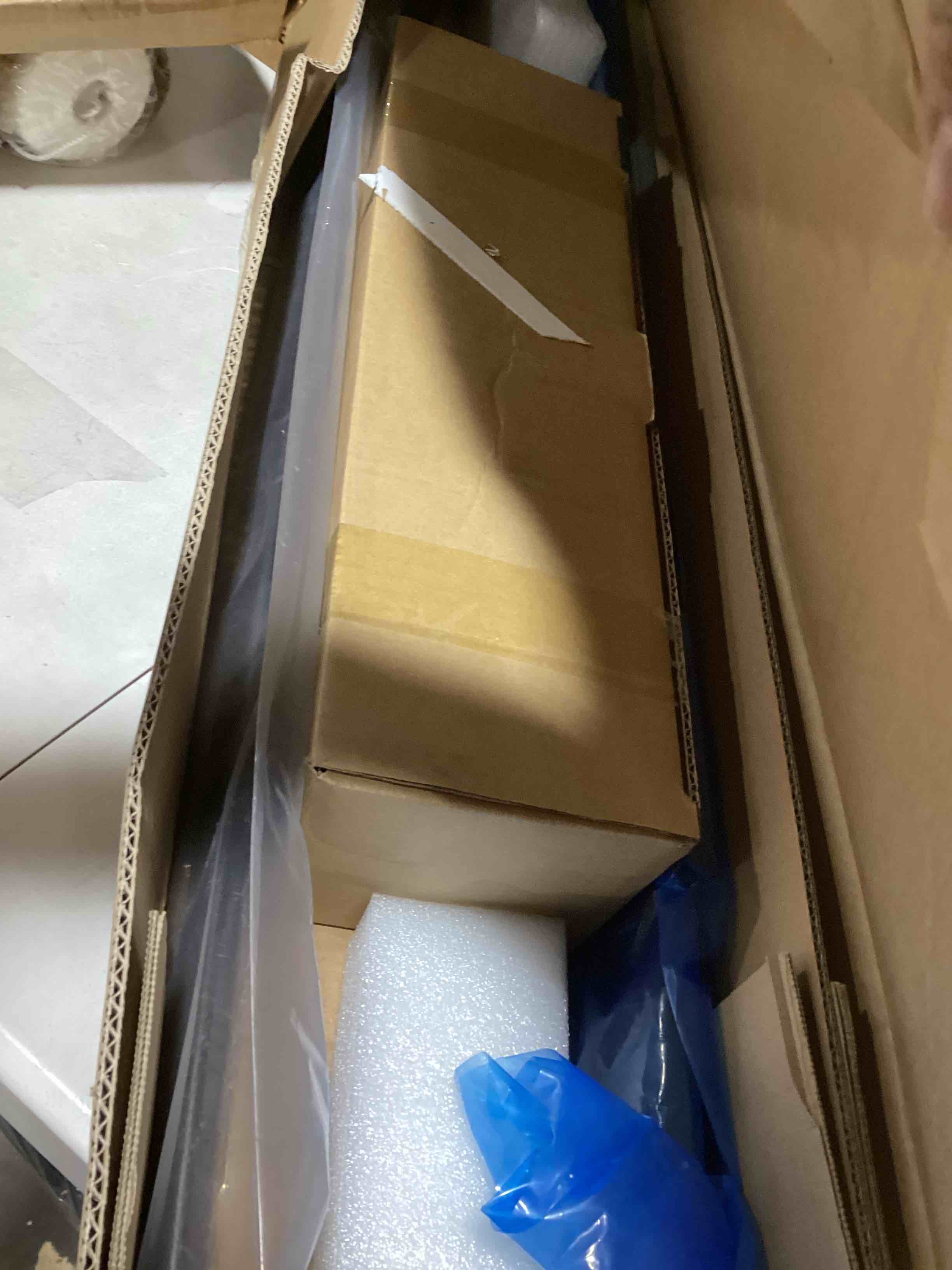 https://s3.amazonaws.com/lotting-images-prod/bidfta/GRN6495879_1718367201312.jpeg
