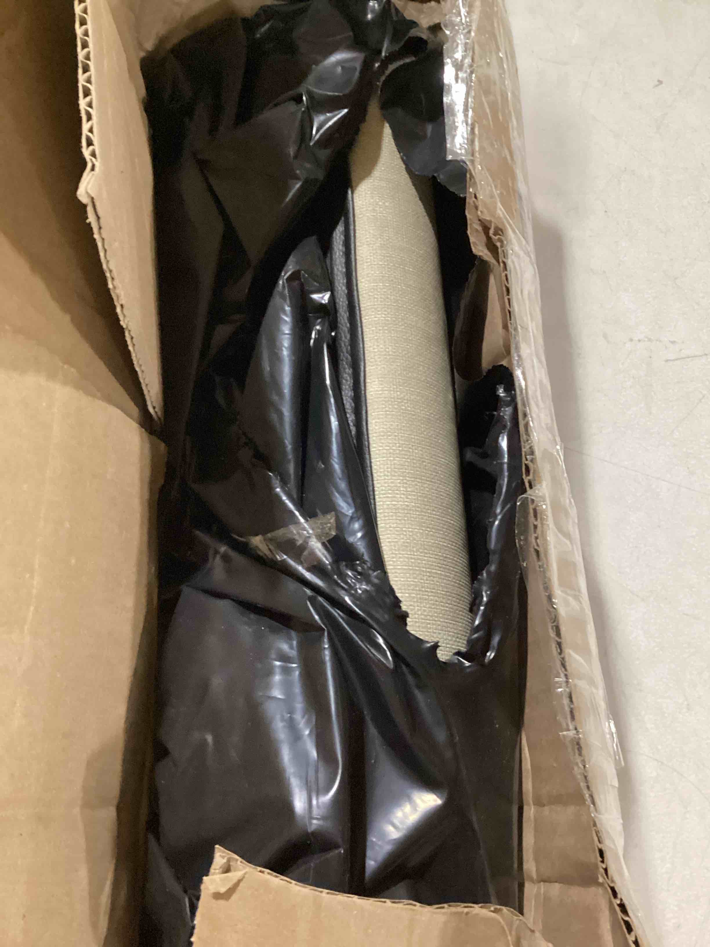 https://s3.amazonaws.com/lotting-images-prod/bidfta/GRN6497900_1721230075705.jpeg