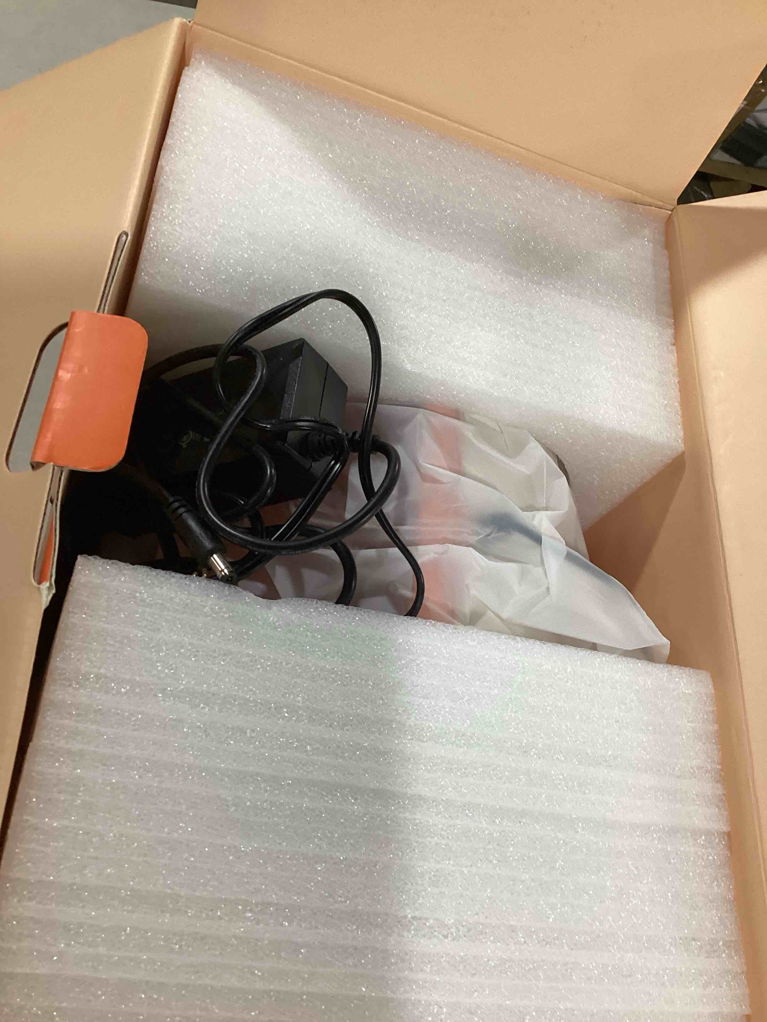 https://s3.amazonaws.com/lotting-images-prod/bidfta/GRN6497997_1721395085179.jpeg
