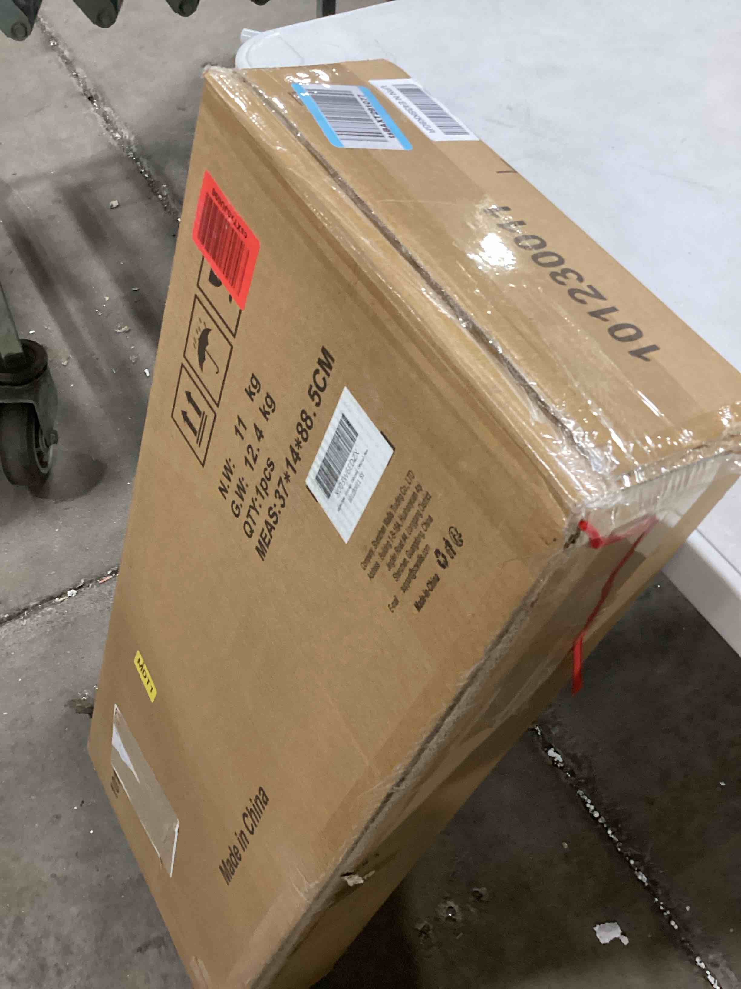 https://s3.amazonaws.com/lotting-images-prod/bidfta/GRN6499904_1722610938438.jpeg