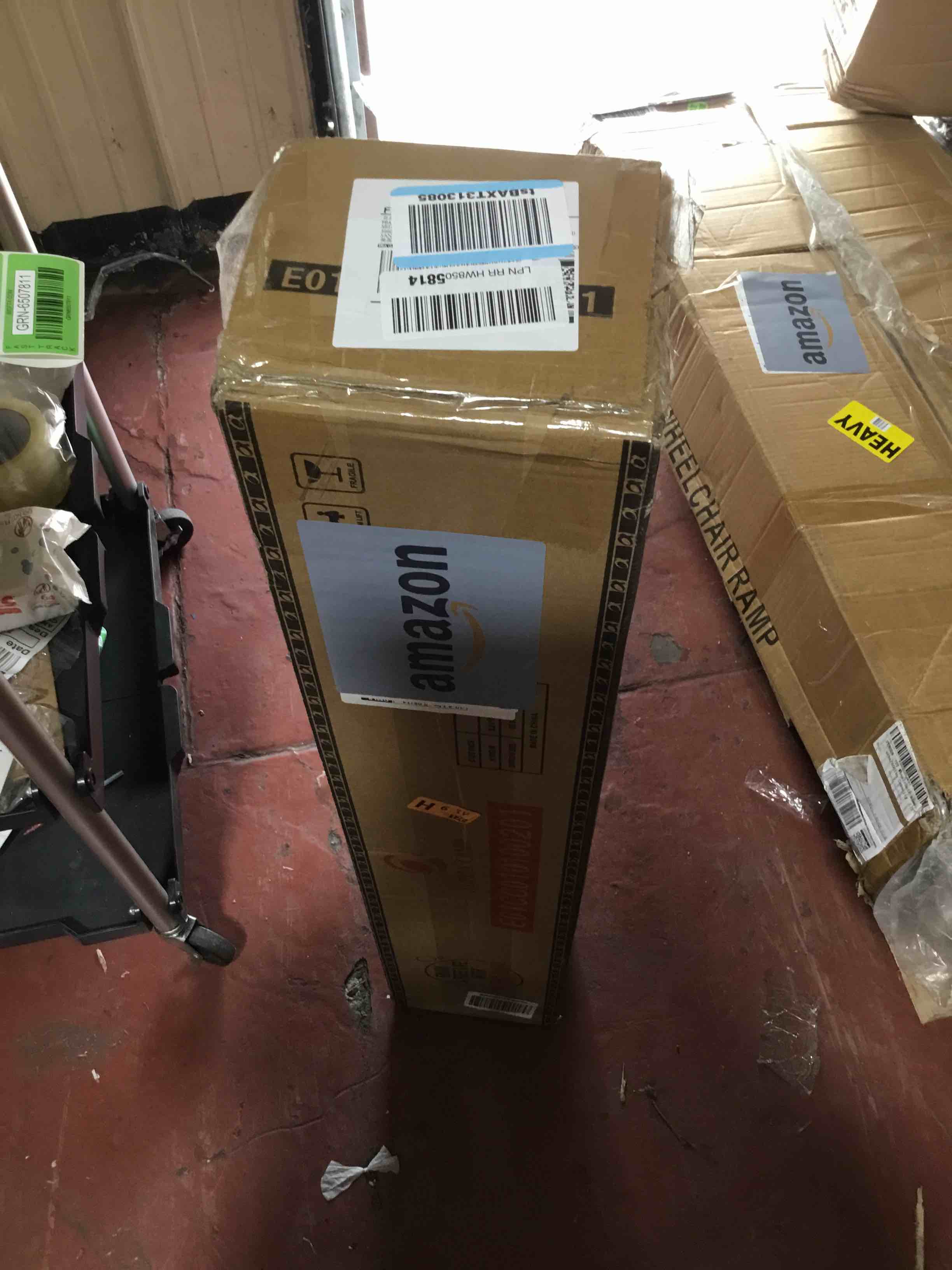 https://s3.amazonaws.com/lotting-images-prod/bidfta/GRN6507815_1721856977375.jpeg
