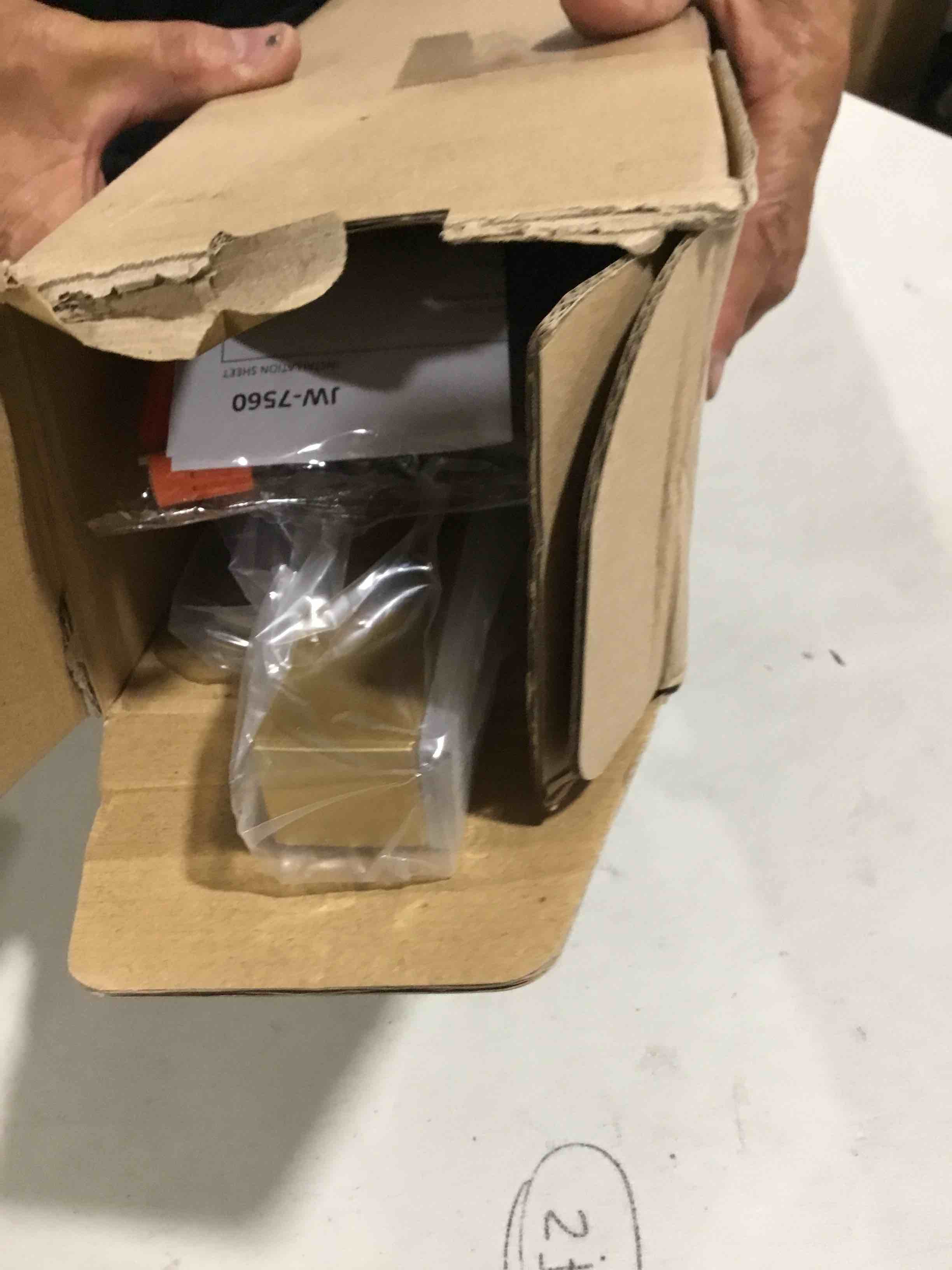 https://s3.amazonaws.com/lotting-images-prod/bidfta/GRN6518510_1721658902420.jpeg