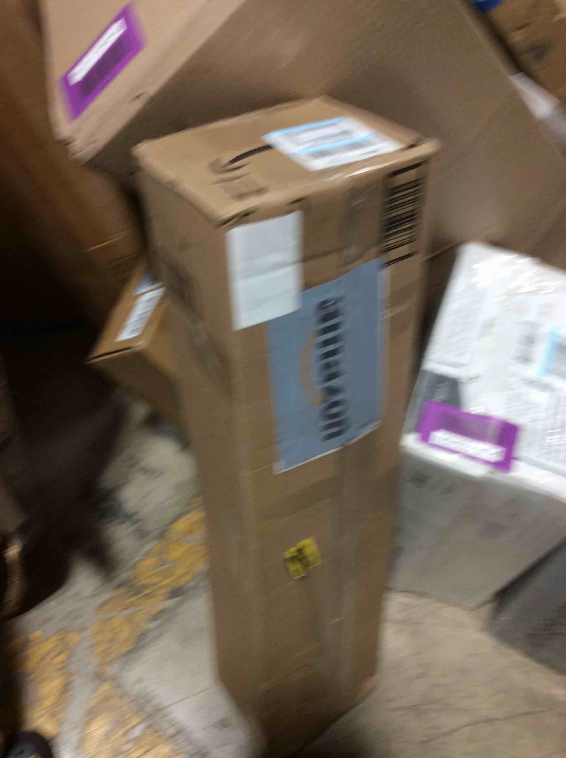 https://s3.amazonaws.com/lotting-images-prod/bidfta/GRN6527858_1722253056094.jpeg