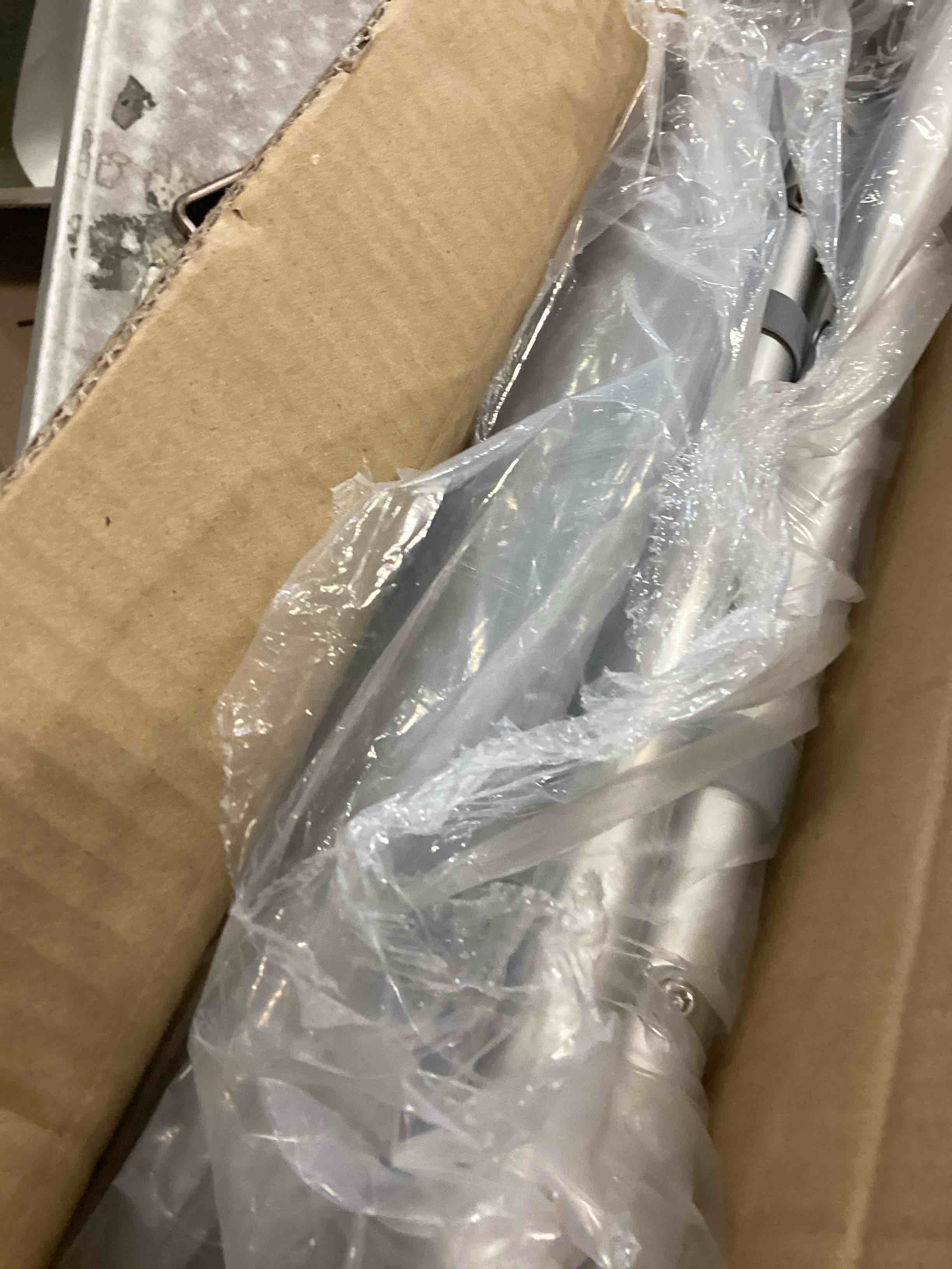 https://s3.amazonaws.com/lotting-images-prod/bidfta/GRN6537497_1717075035313.jpeg