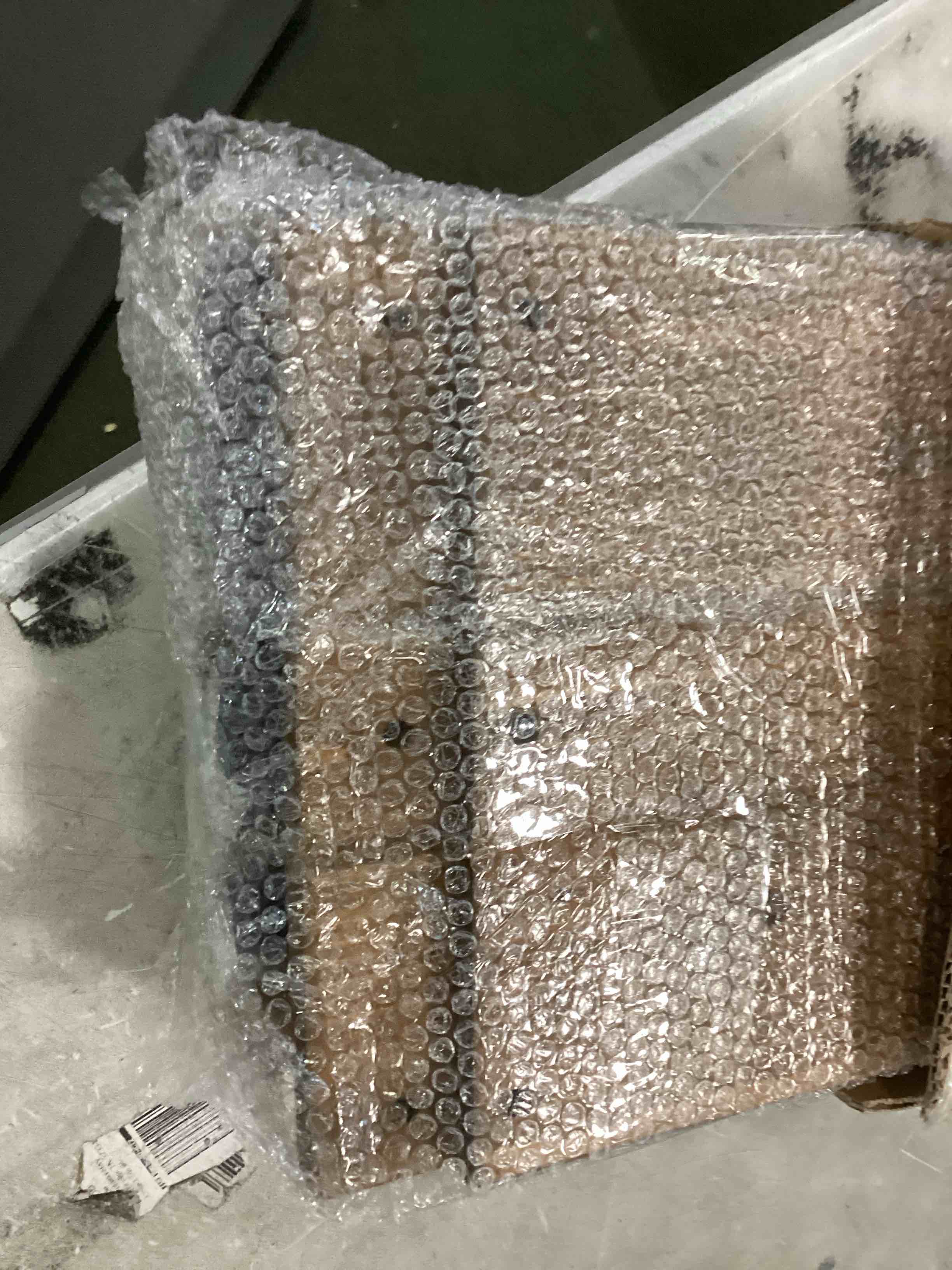 https://s3.amazonaws.com/lotting-images-prod/bidfta/GRN6537839_1717178449987.jpeg