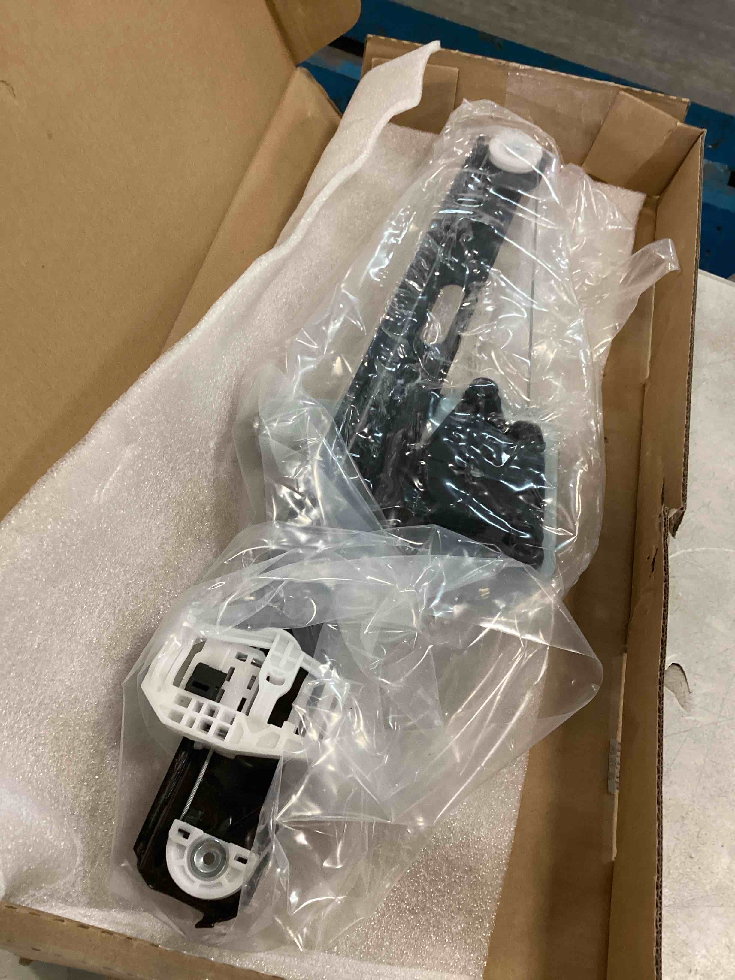 https://s3.amazonaws.com/lotting-images-prod/bidfta/GRN6540255_1717617609436.jpeg