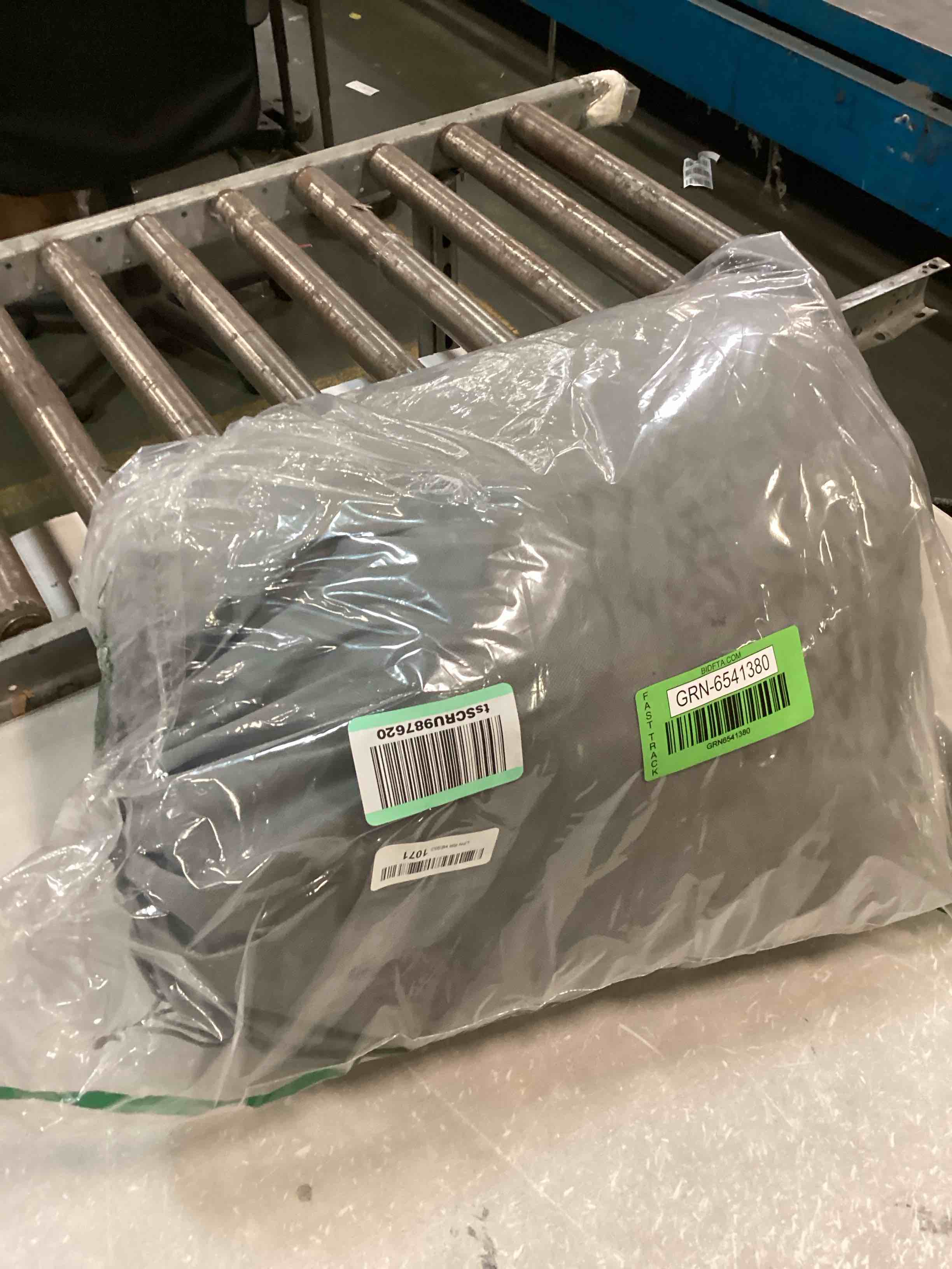 Cartist Full Car Cover Fits for Honda CR-V 1997-2022 2023 All Weather Car Covers Outdoor for CR-V SUV Waterproof UV Protection with Zipper & Reflective Safety Strips