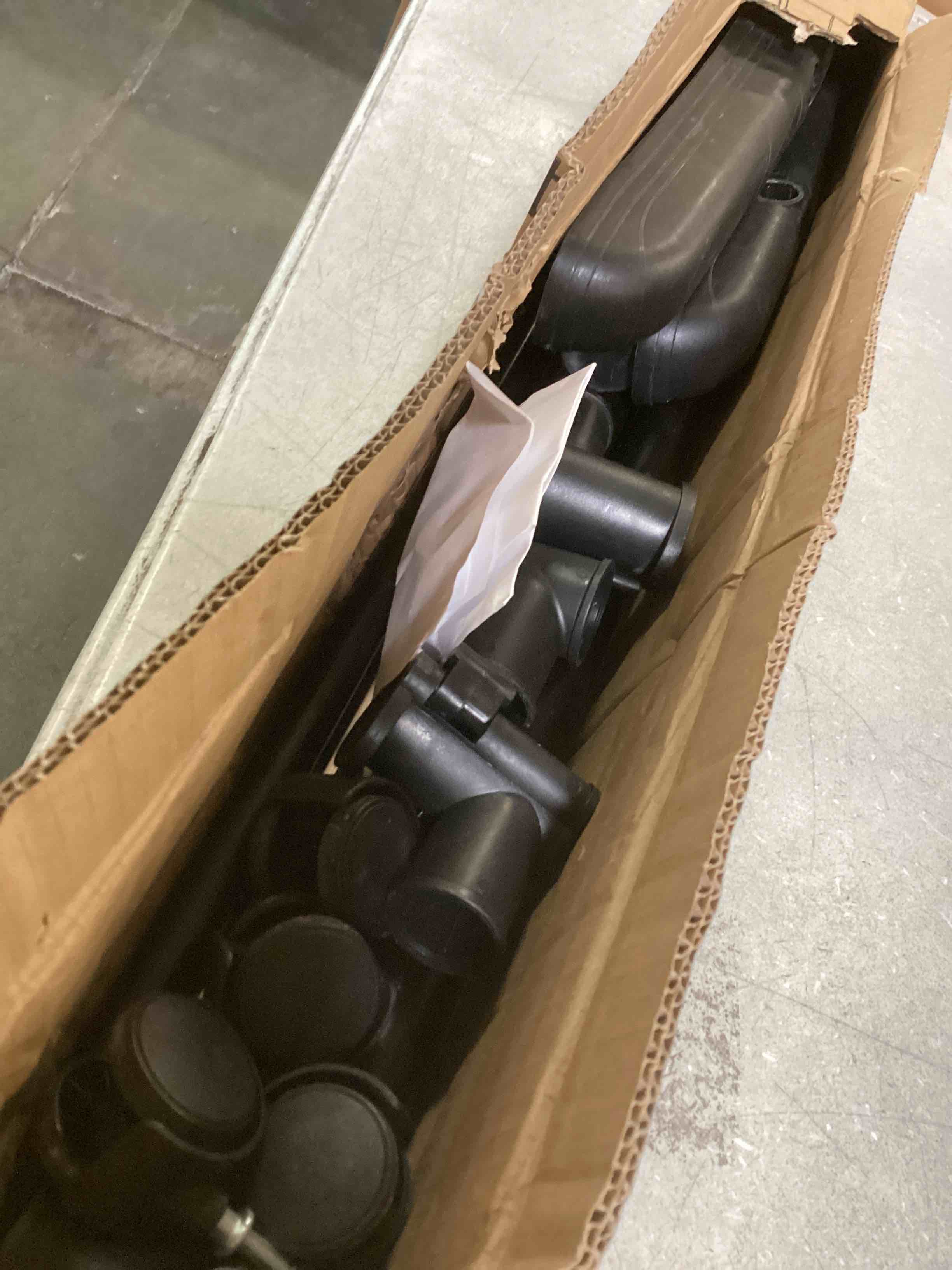 https://s3.amazonaws.com/lotting-images-prod/bidfta/GRN6546800_1717178894360.jpeg
