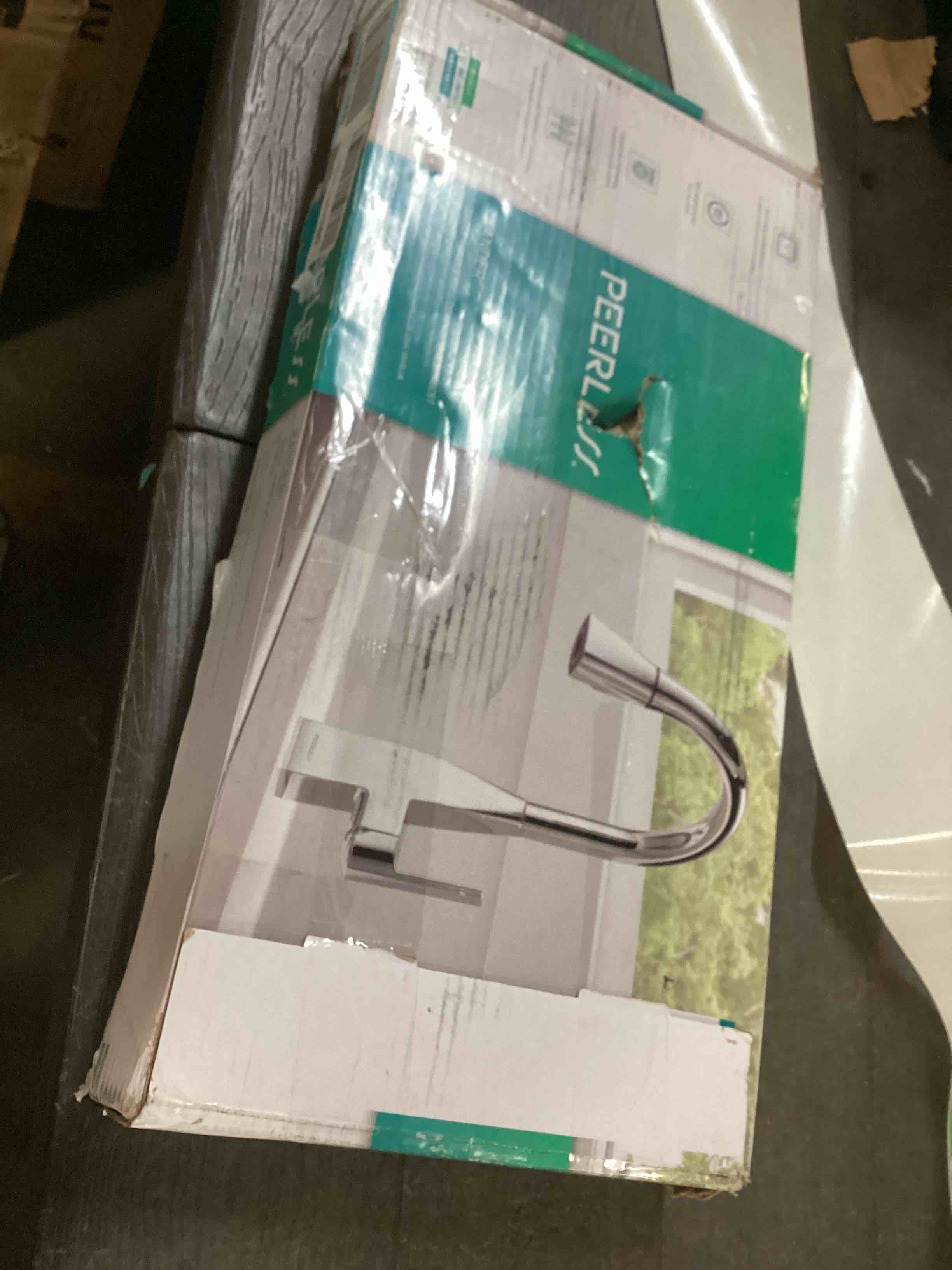 https://s3.amazonaws.com/lotting-images-prod/bidfta/GRN6546936_1717251342739.jpeg