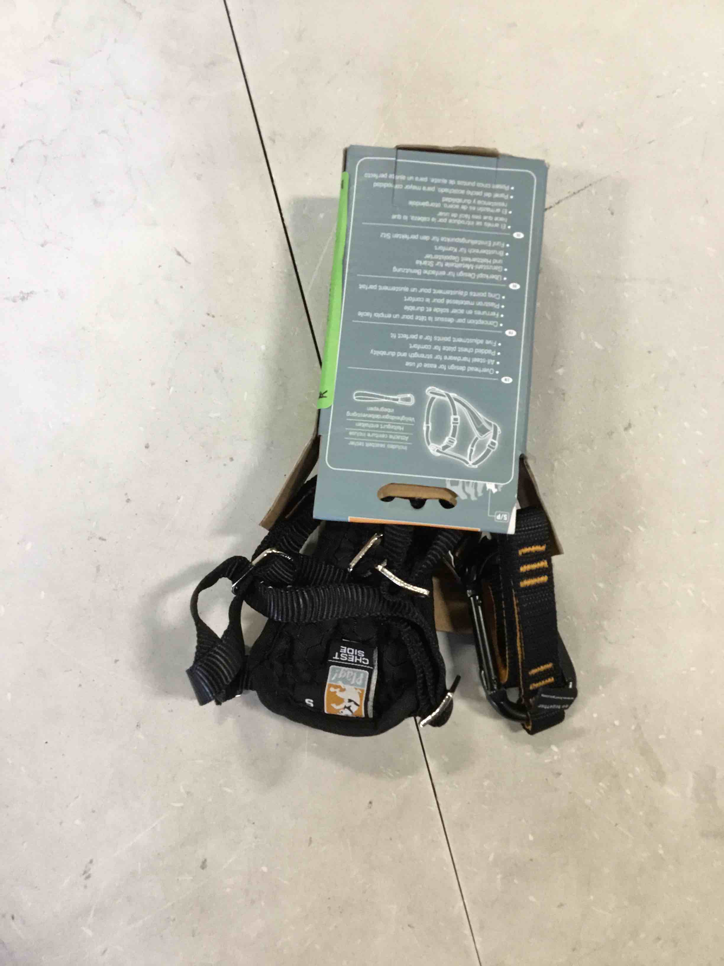 https://s3.amazonaws.com/lotting-images-prod/bidfta/GRN6555936_1716576978388.jpeg
