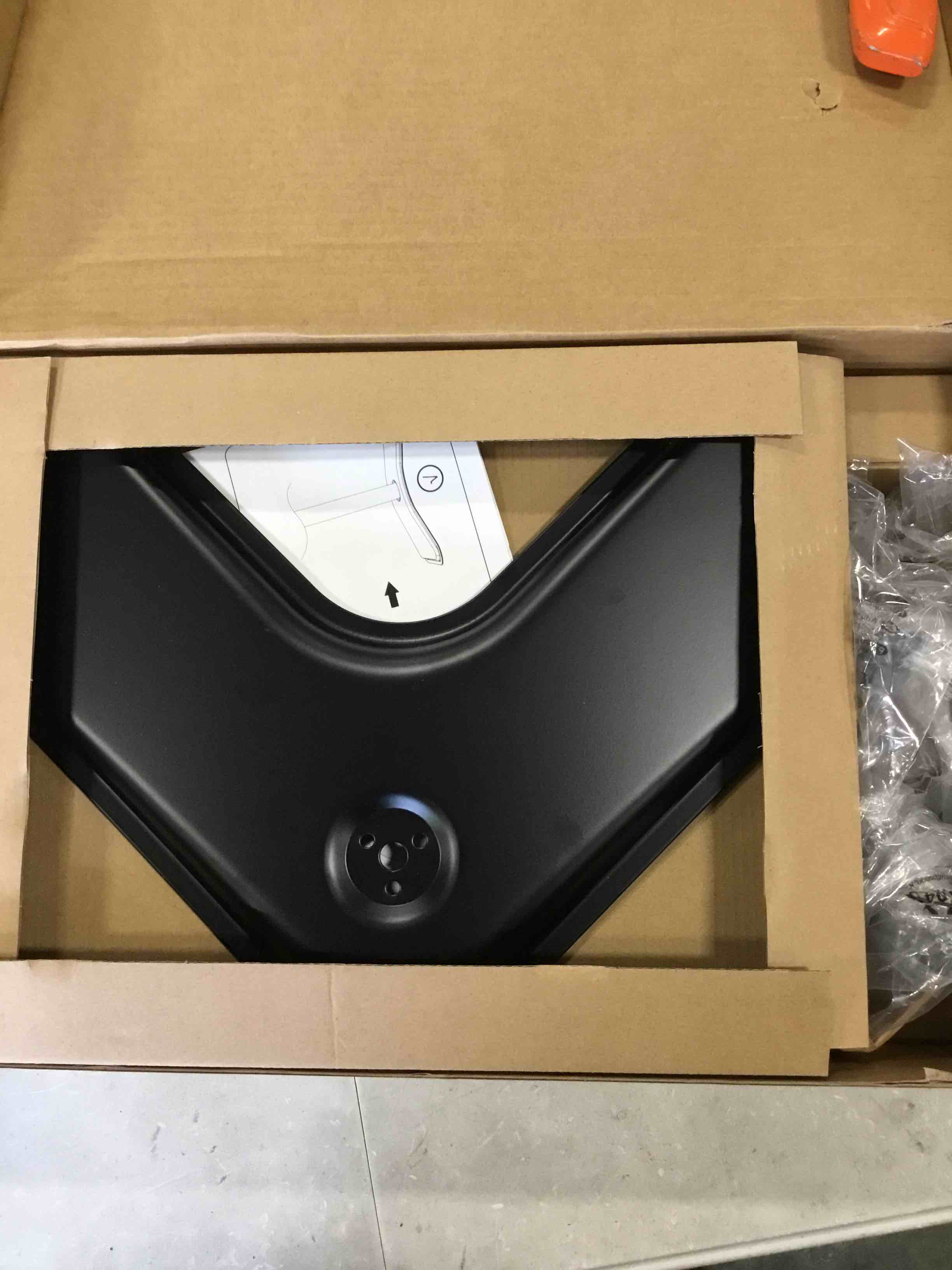 https://s3.amazonaws.com/lotting-images-prod/bidfta/GRN6555946_1716577752213.jpeg