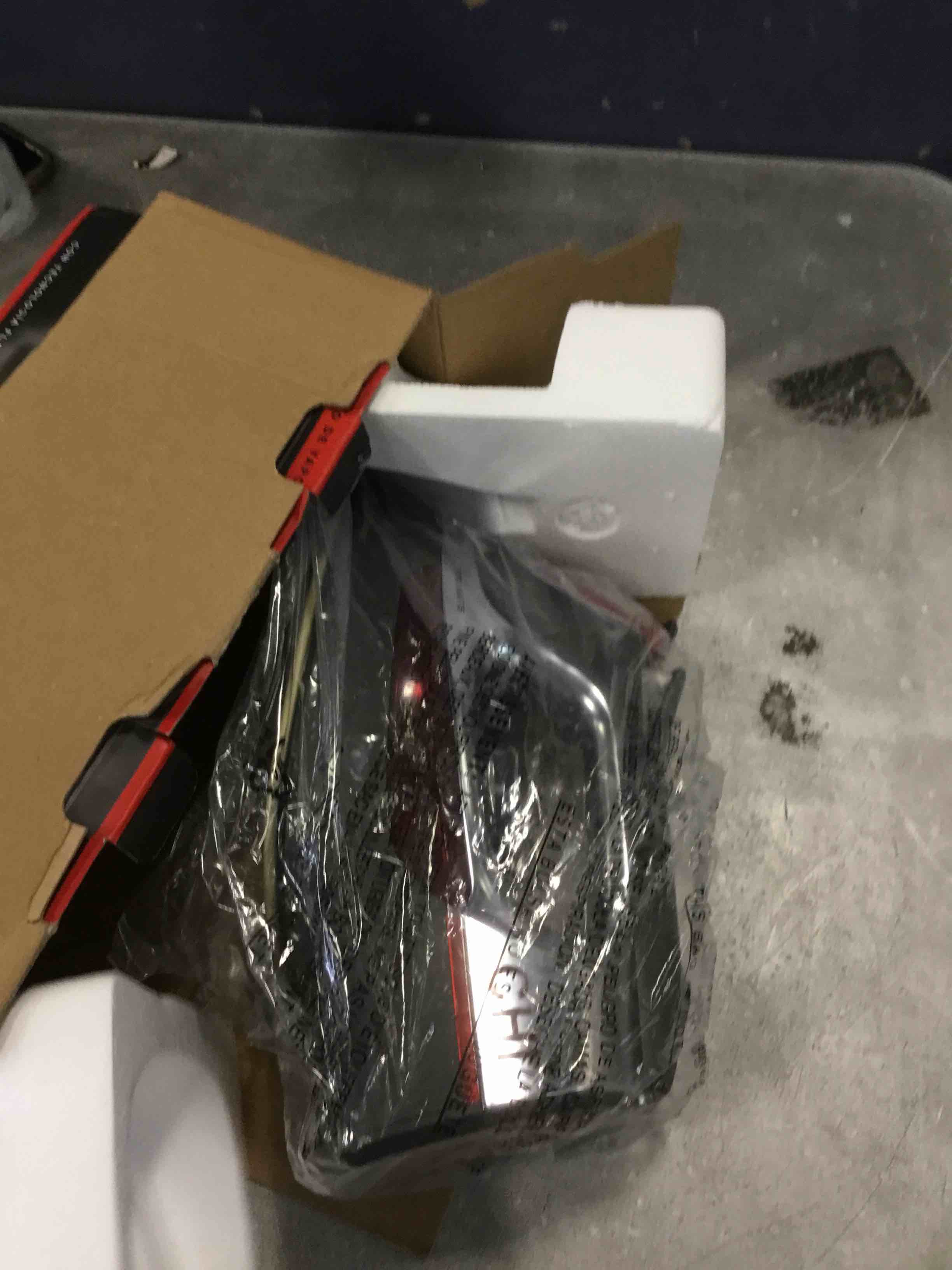 https://s3.amazonaws.com/lotting-images-prod/bidfta/GRN6573075_1719329438584.jpeg