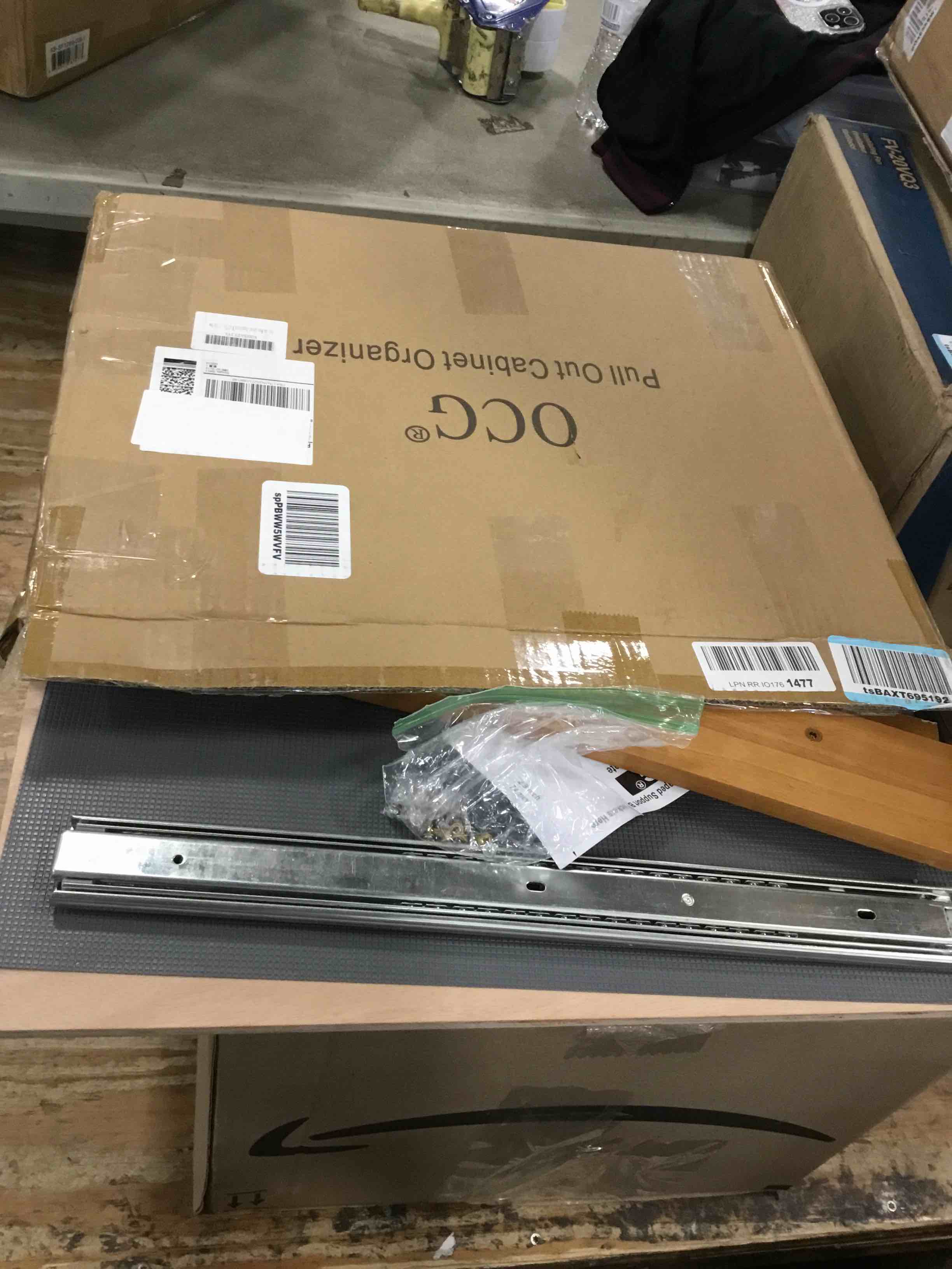 https://s3.amazonaws.com/lotting-images-prod/bidfta/GRN6573853_1715262936787.jpeg