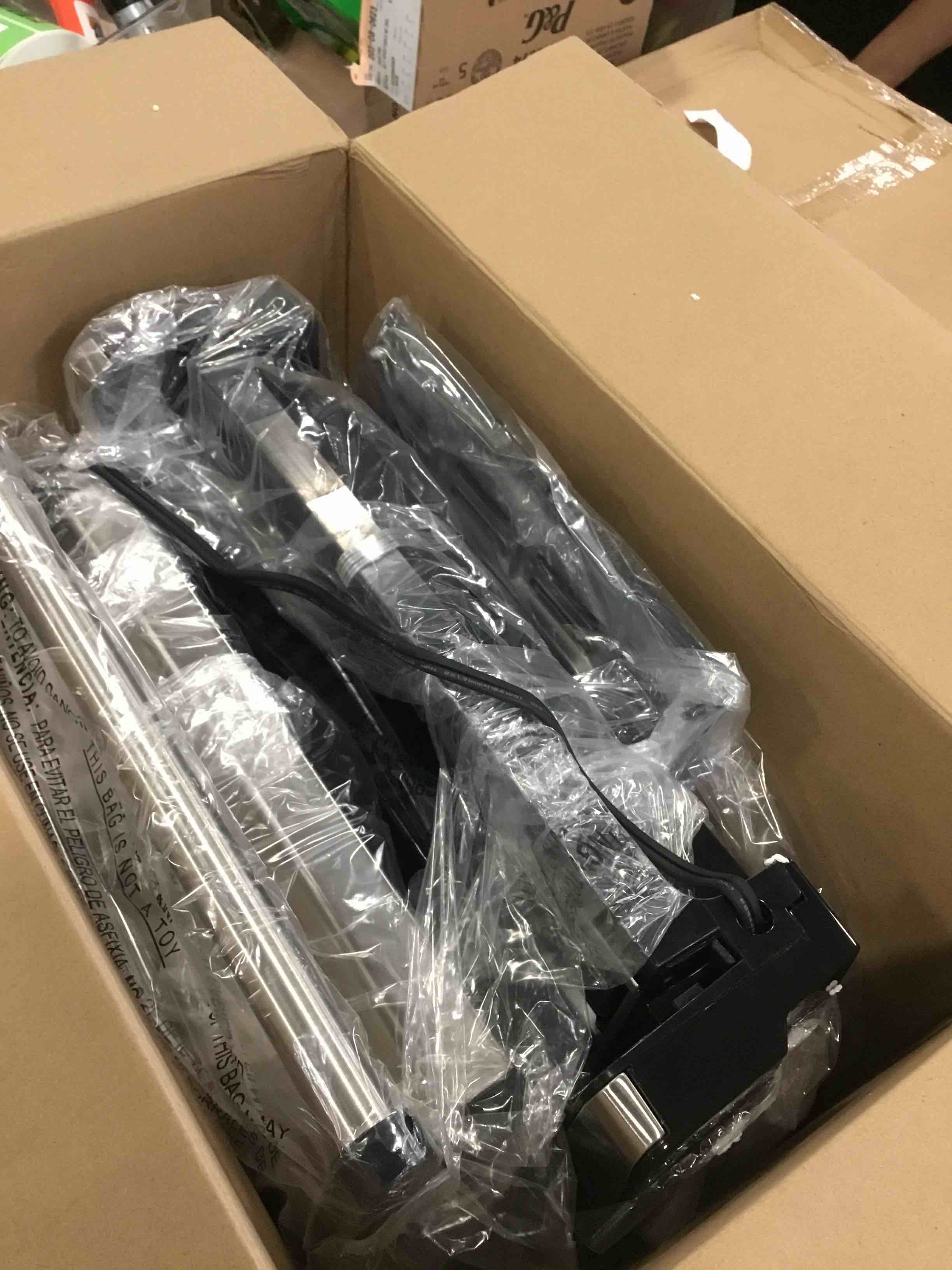 https://s3.amazonaws.com/lotting-images-prod/bidfta/GRN6575021_1715176083365.jpeg