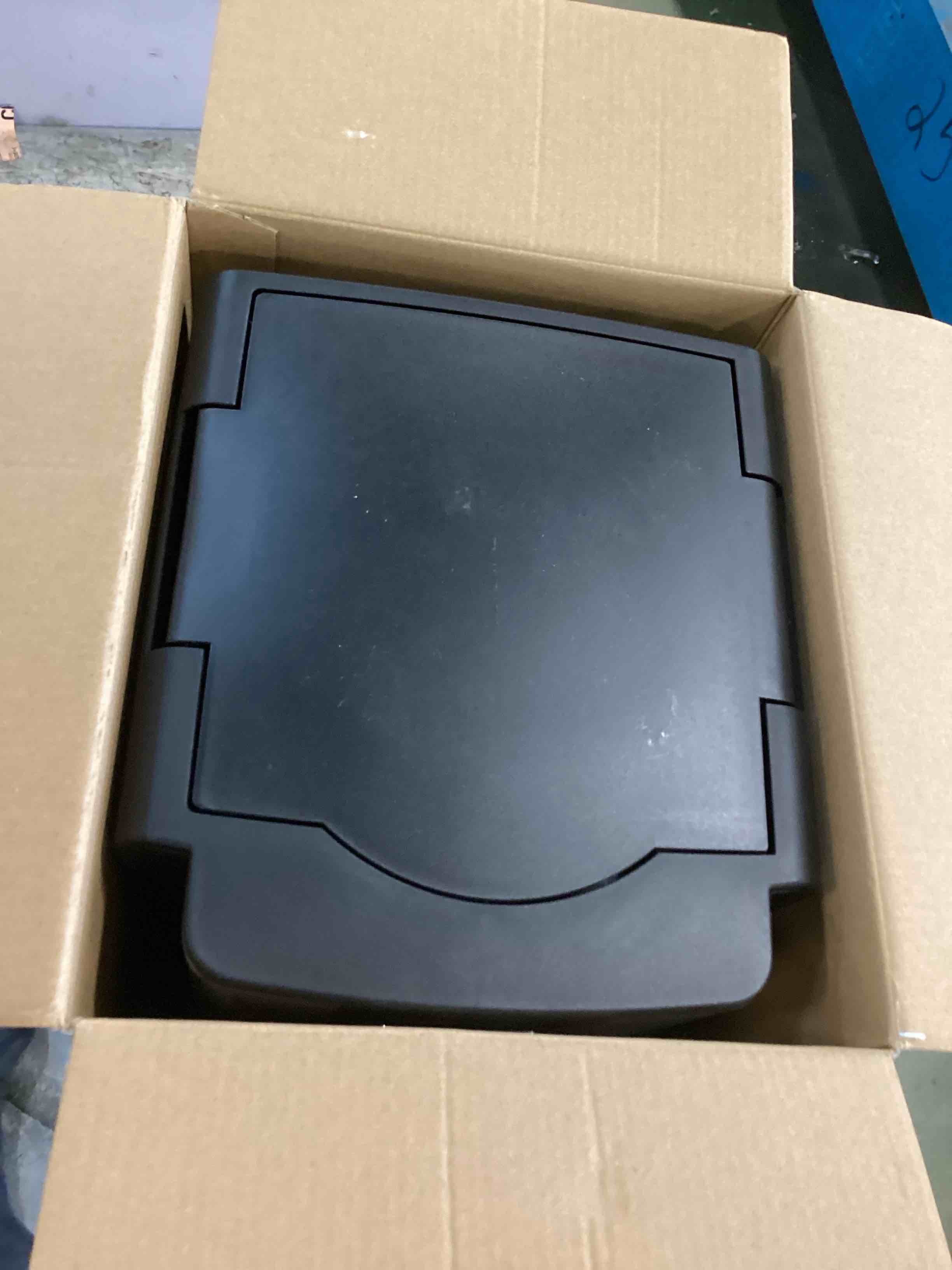 https://s3.amazonaws.com/lotting-images-prod/bidfta/GRN6576690_1715113209278.jpeg