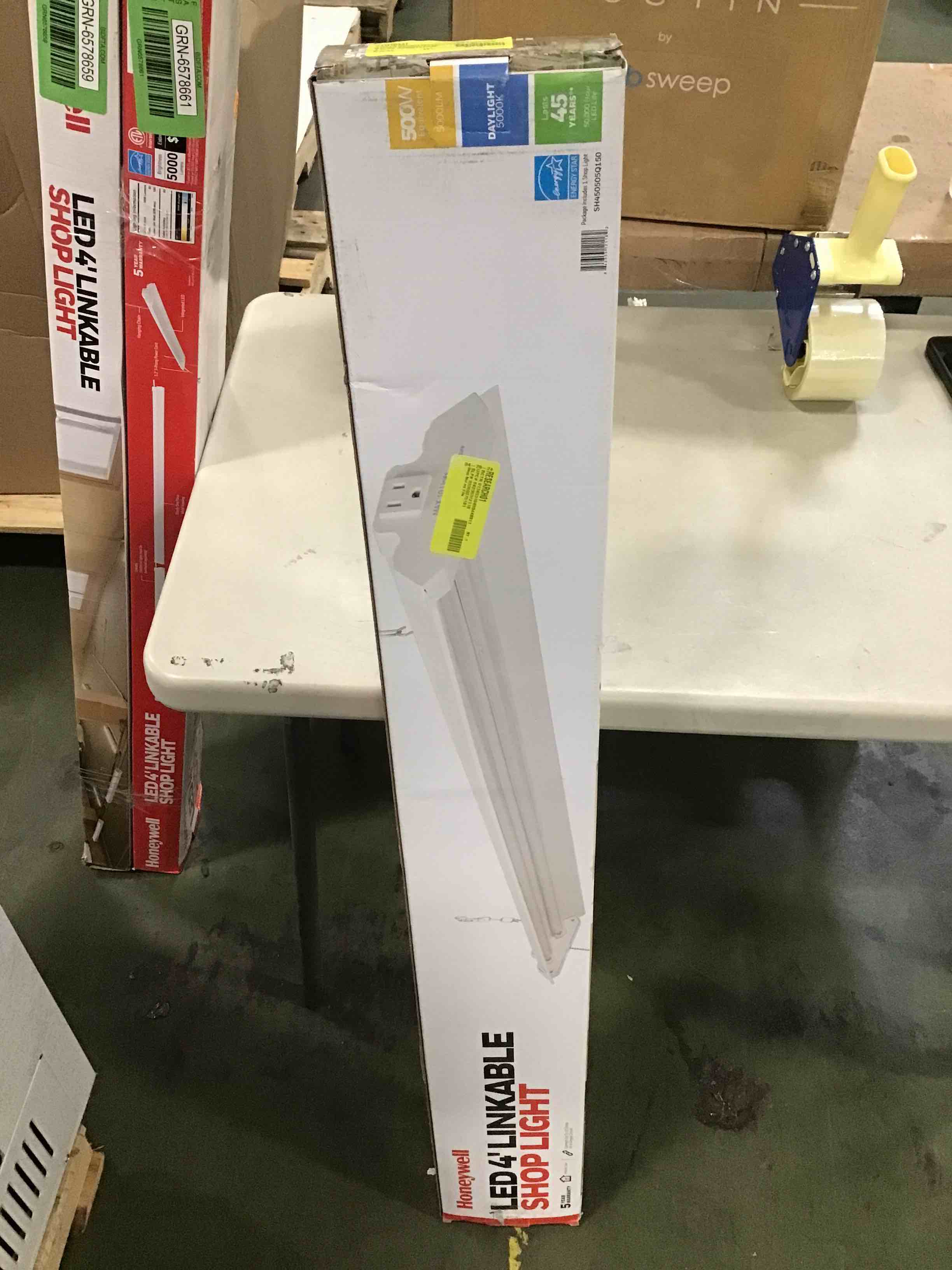 https://s3.amazonaws.com/lotting-images-prod/bidfta/GRN6578660_1715718158560.jpeg