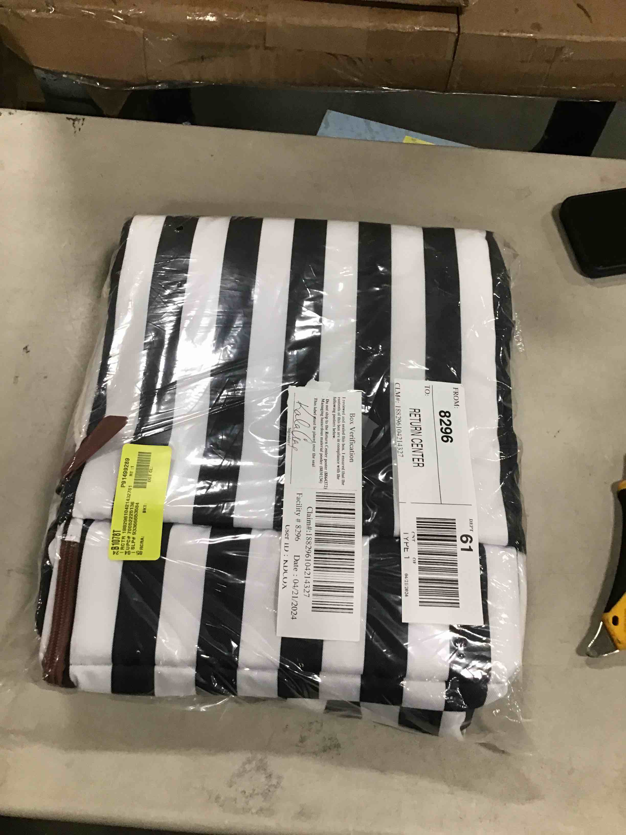 https://s3.amazonaws.com/lotting-images-prod/bidfta/GRN6578686_1715778986399.jpeg