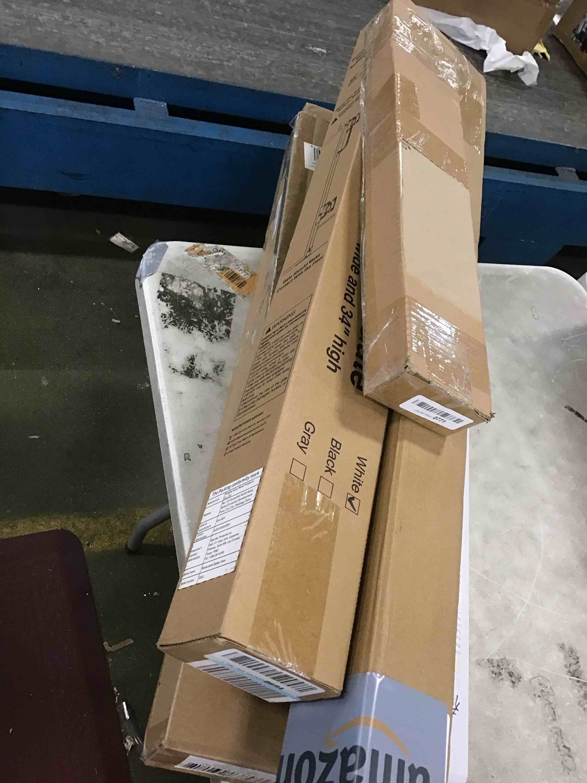 Assorted of  Products for the Maintenance or Decoration of the Home (it can include a variety of sizes and models)