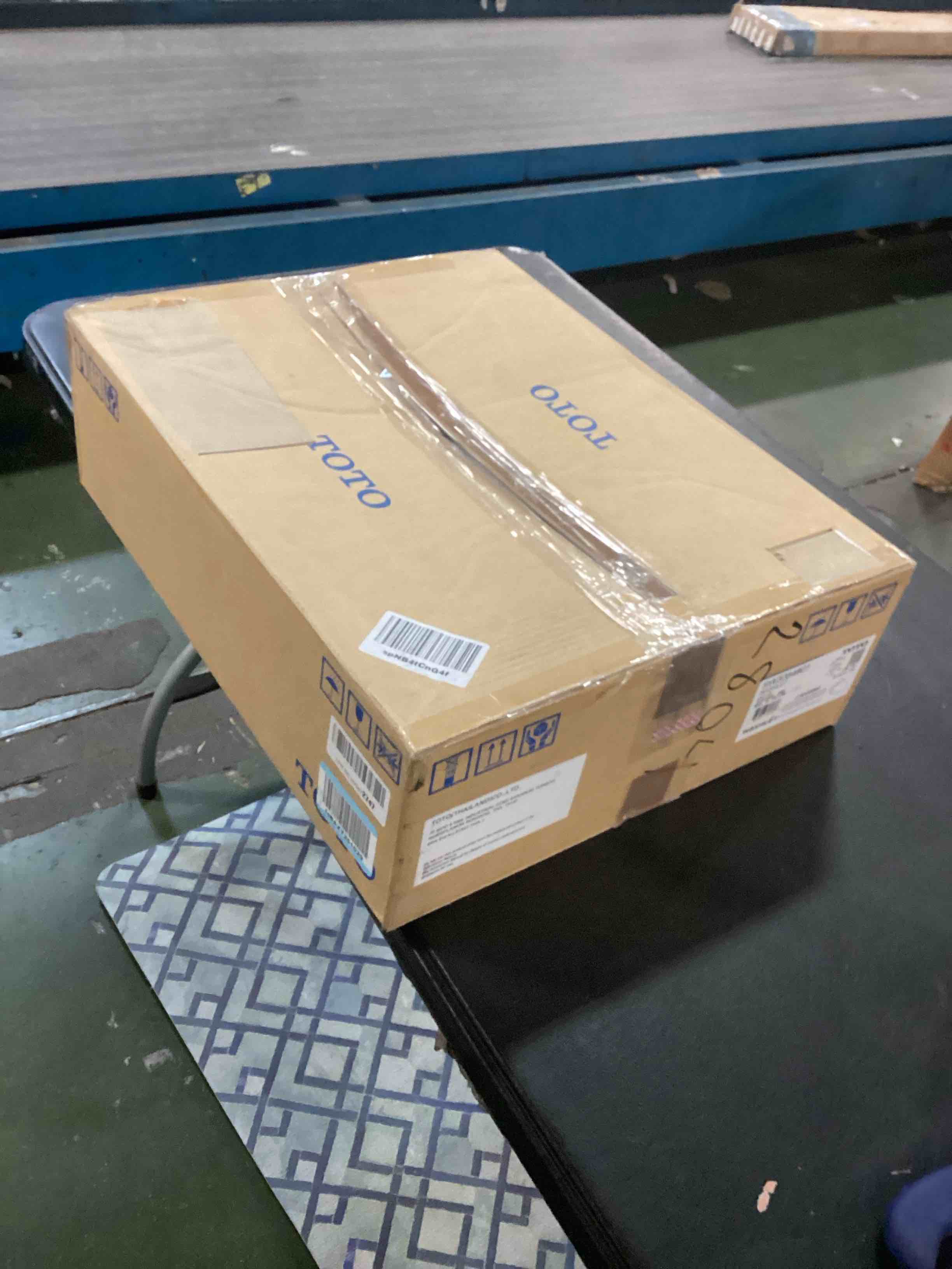 https://s3.amazonaws.com/lotting-images-prod/bidfta/GRN6585904_1715948275575.jpeg