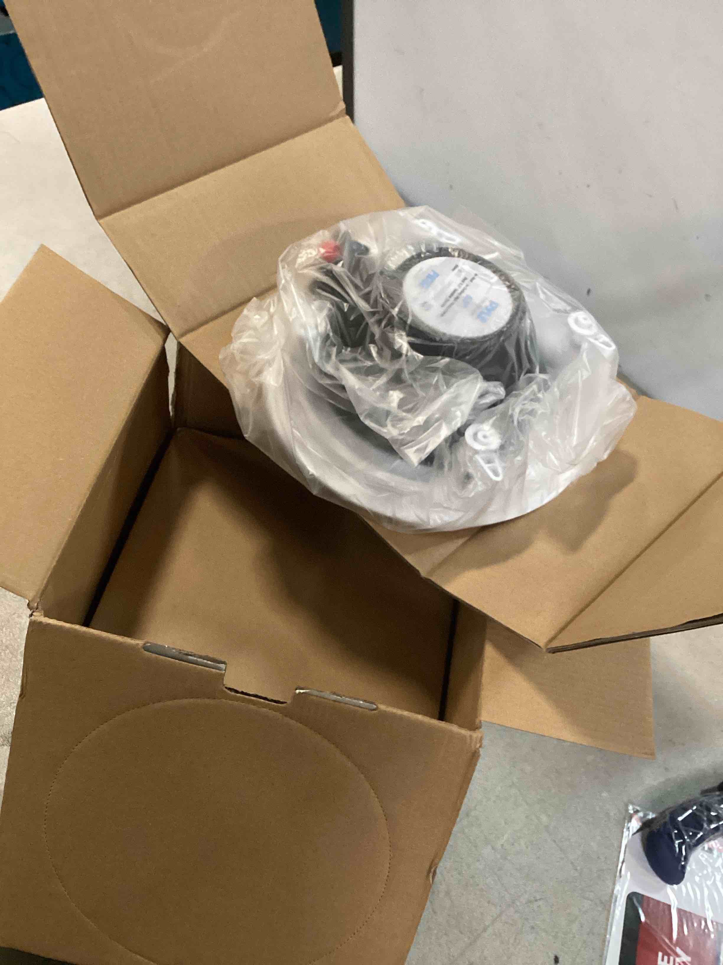 https://s3.amazonaws.com/lotting-images-prod/bidfta/GRN6586219_1716227757953.jpeg