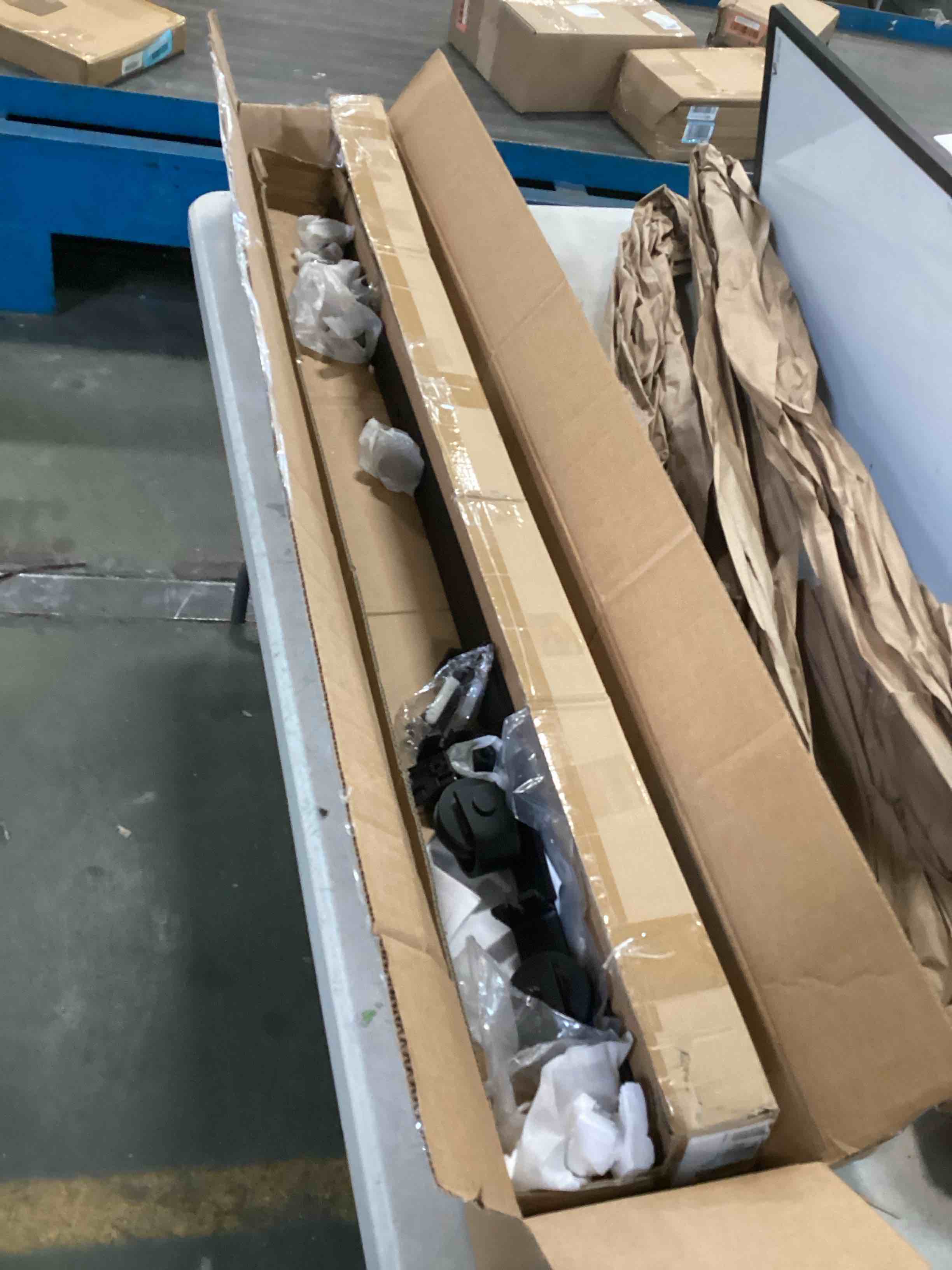 https://s3.amazonaws.com/lotting-images-prod/bidfta/GRN6586276_1716234819088.jpeg