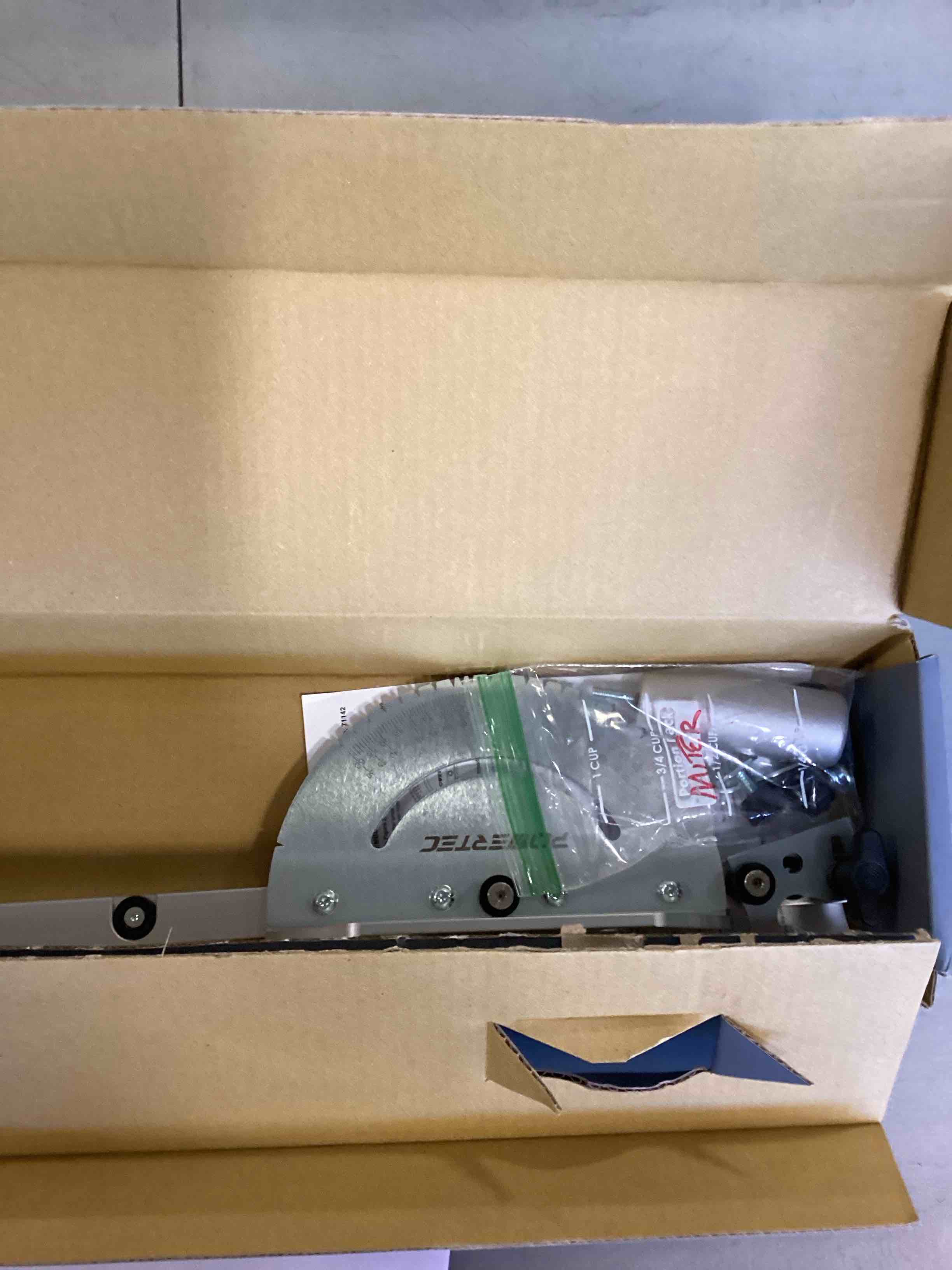 https://s3.amazonaws.com/lotting-images-prod/bidfta/GRN6587052_1715178233465.jpeg