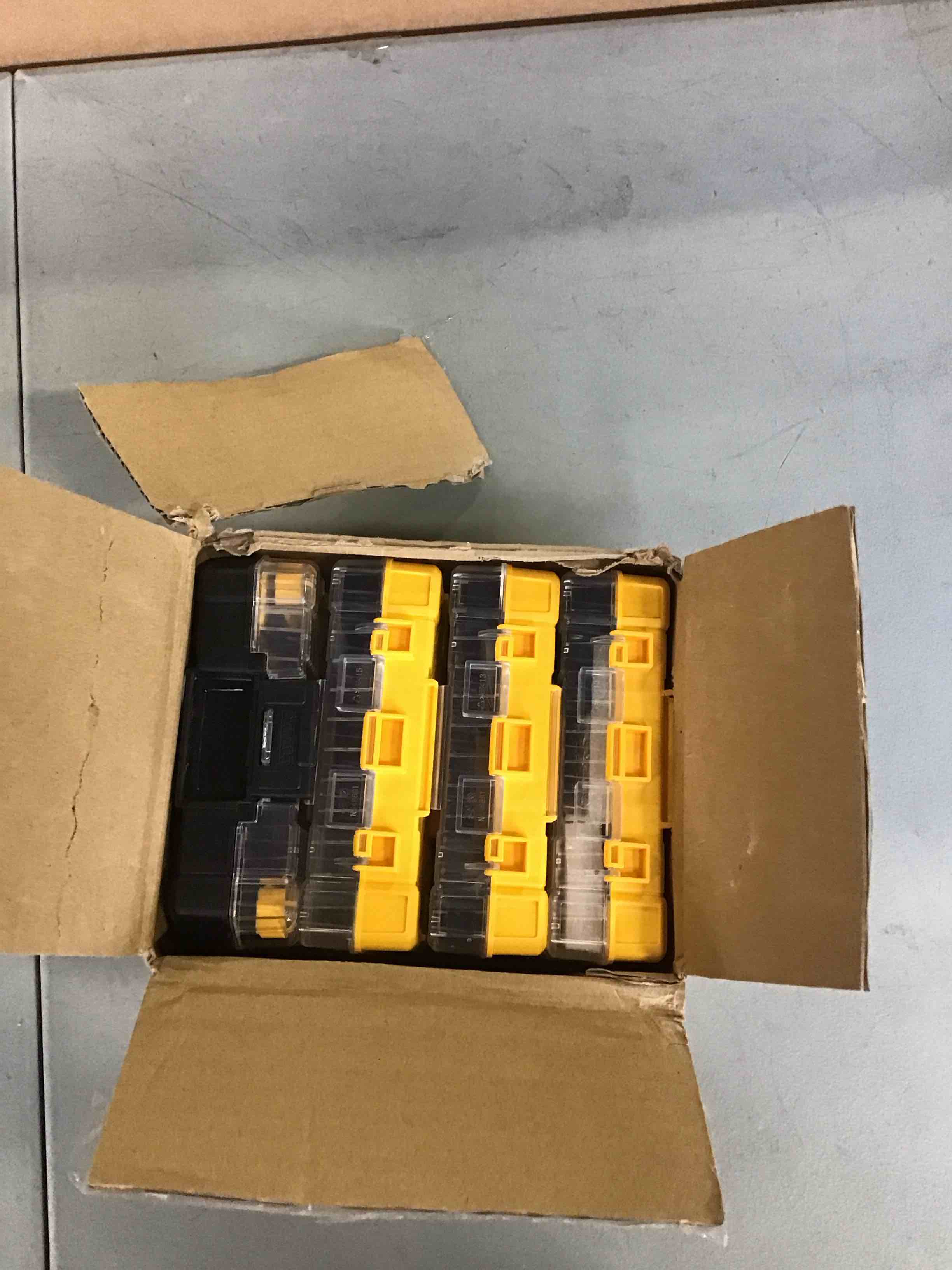 https://s3.amazonaws.com/lotting-images-prod/bidfta/GRN6587292_1715267493419.jpeg