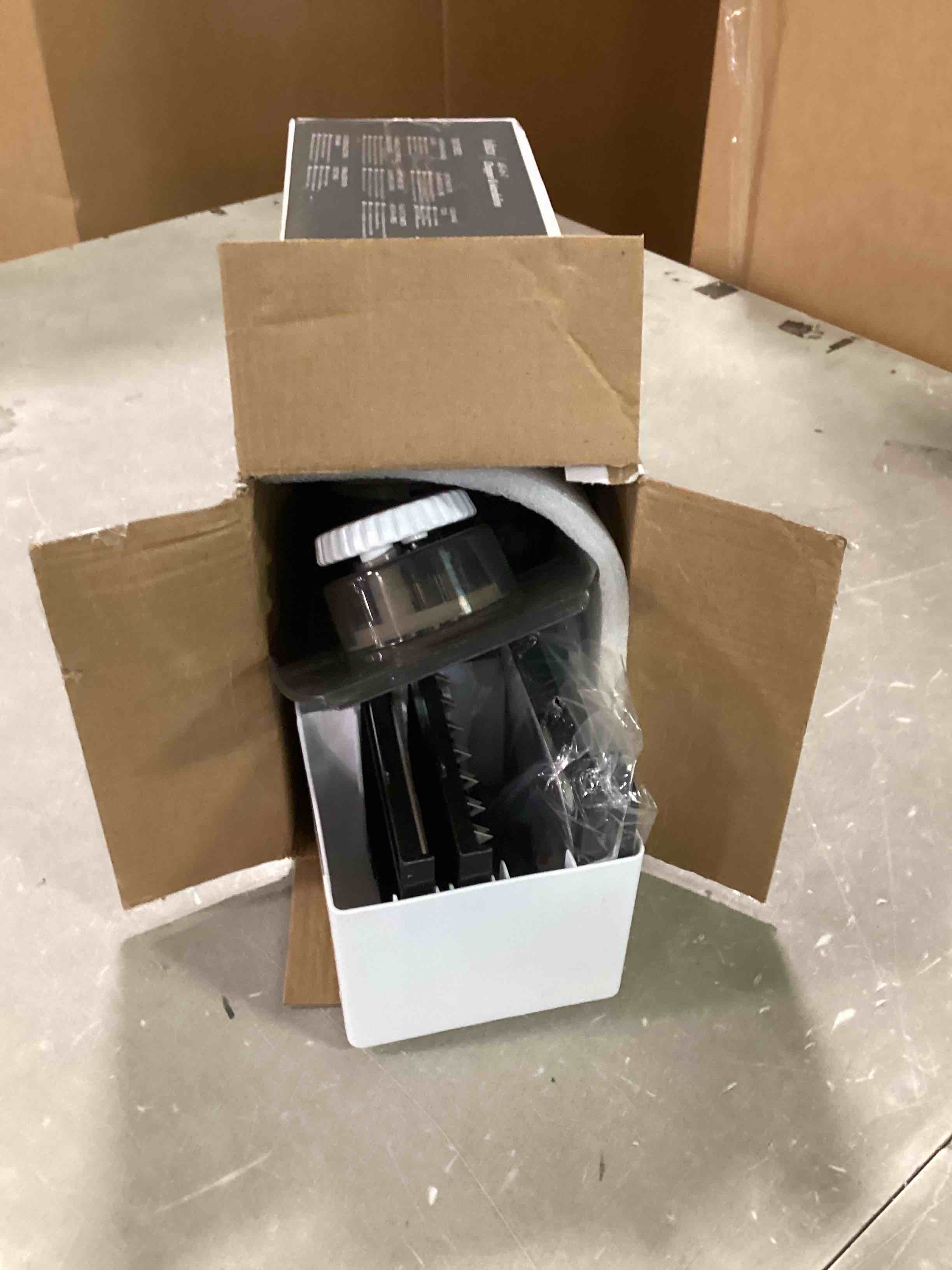 https://s3.amazonaws.com/lotting-images-prod/bidfta/GRN6587979_1716132601663.jpeg