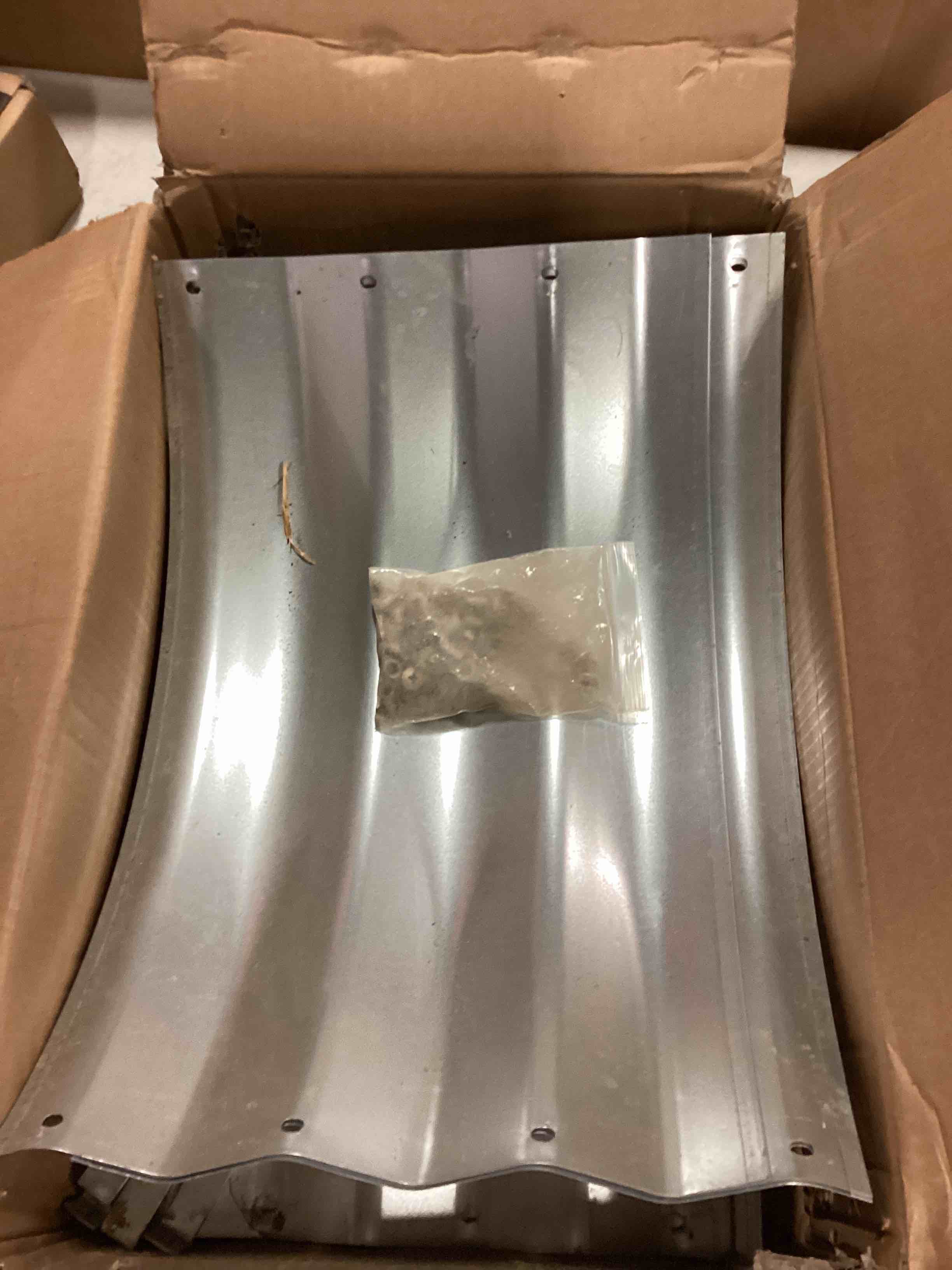 https://s3.amazonaws.com/lotting-images-prod/bidfta/GRN6588304_1716231054943.jpeg