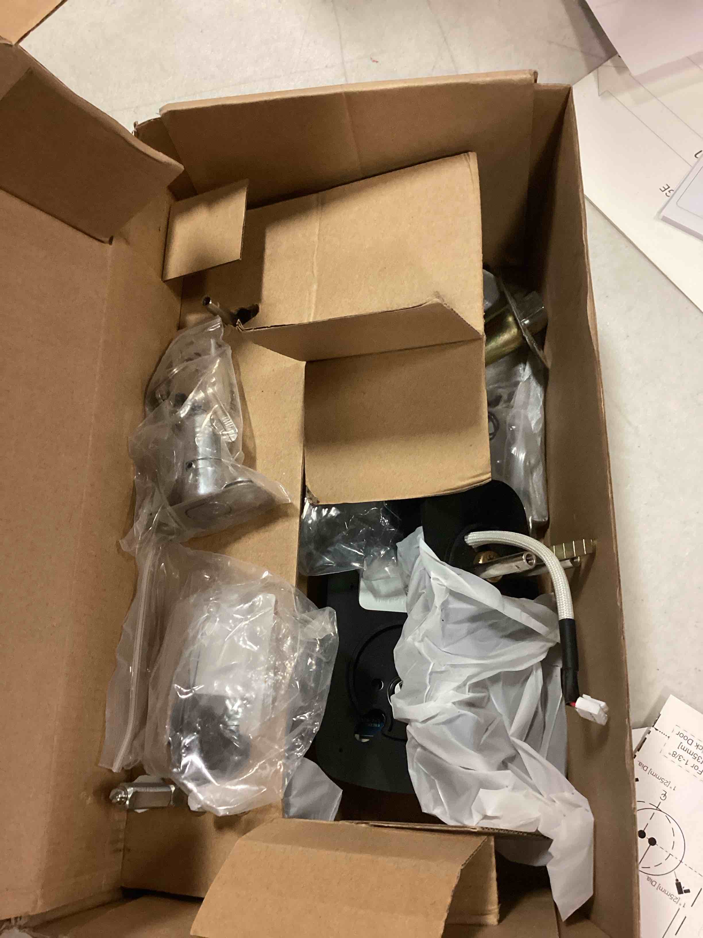 https://s3.amazonaws.com/lotting-images-prod/bidfta/GRN6588424_1716297469520.jpeg