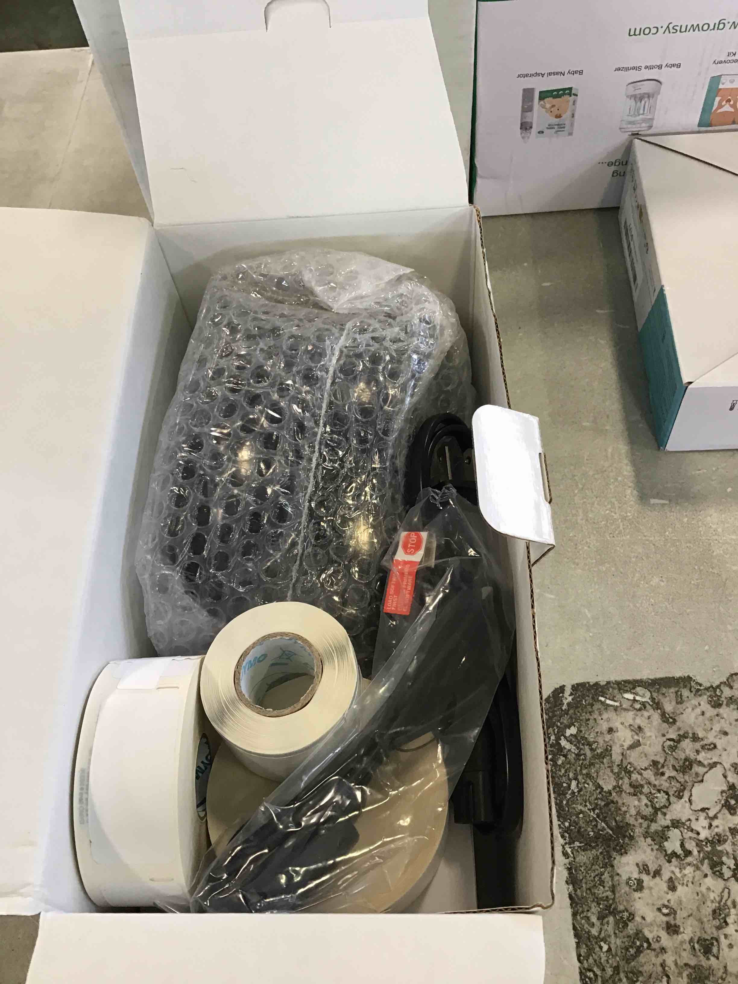 https://s3.amazonaws.com/lotting-images-prod/bidfta/GRN6591187_1716571876867.jpeg