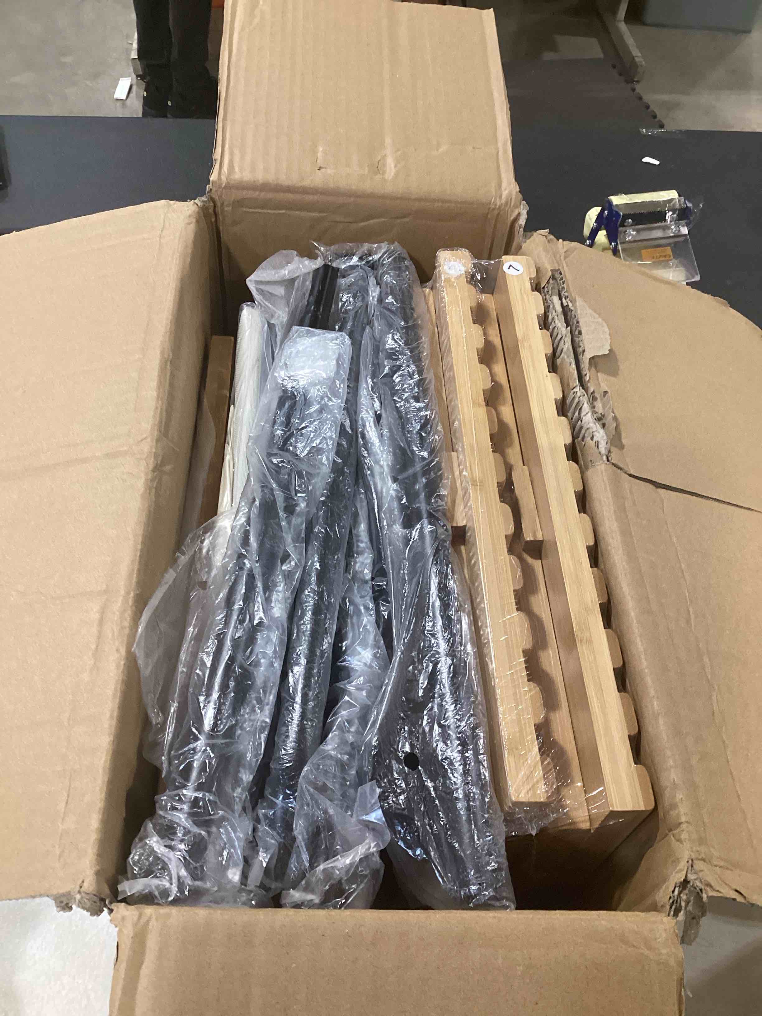 https://s3.amazonaws.com/lotting-images-prod/bidfta/GRN6599828_1721738929367.jpeg