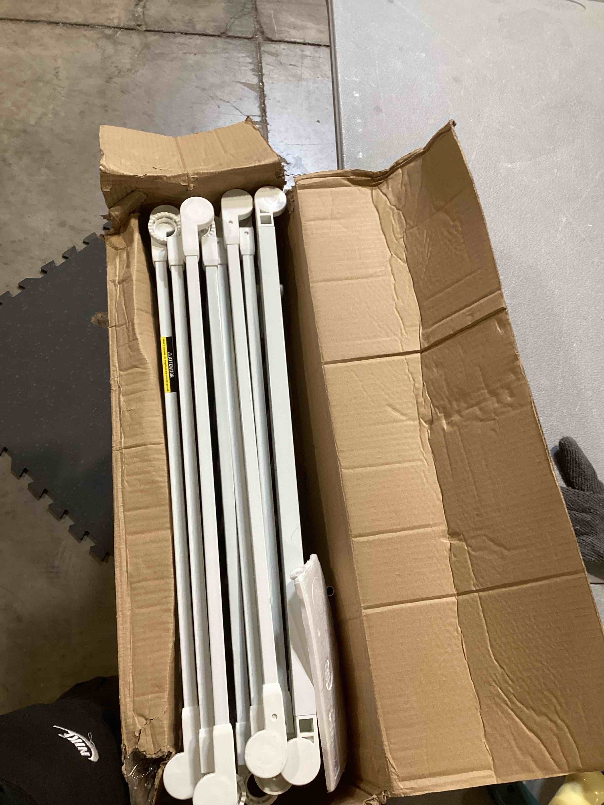 https://s3.amazonaws.com/lotting-images-prod/bidfta/GRN6600098_1722614861109.jpeg
