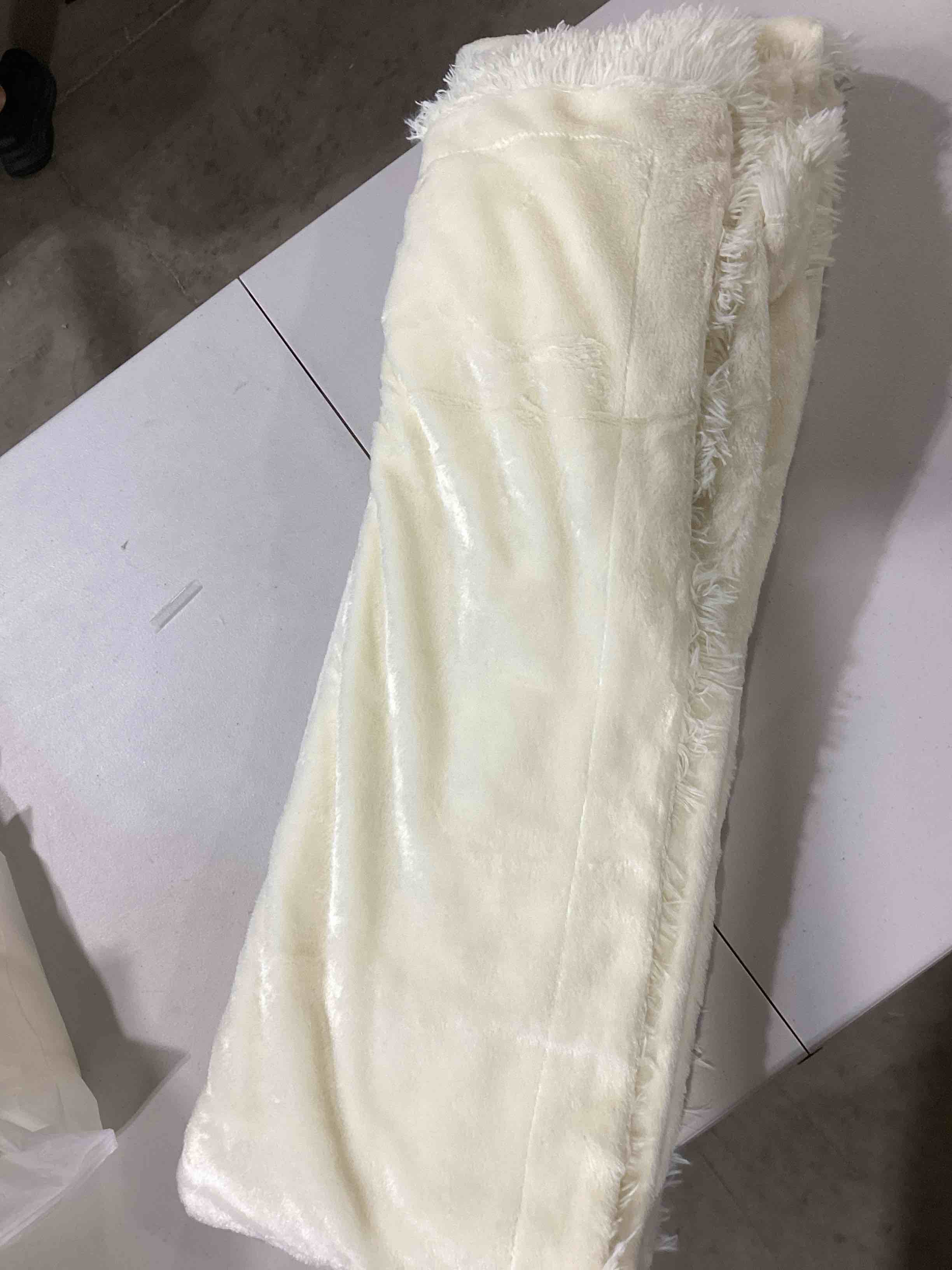 Tuddrom Decorative Extra Soft Faux Fur Blanket Queen Size 80"x90",Solid Reversible Fuzzy Long Hair Shaggy Blanket,Fluffy Plush Fleece Comfy Microfiber Fur Blanket for Couch Sofa Bed,Light Yellow