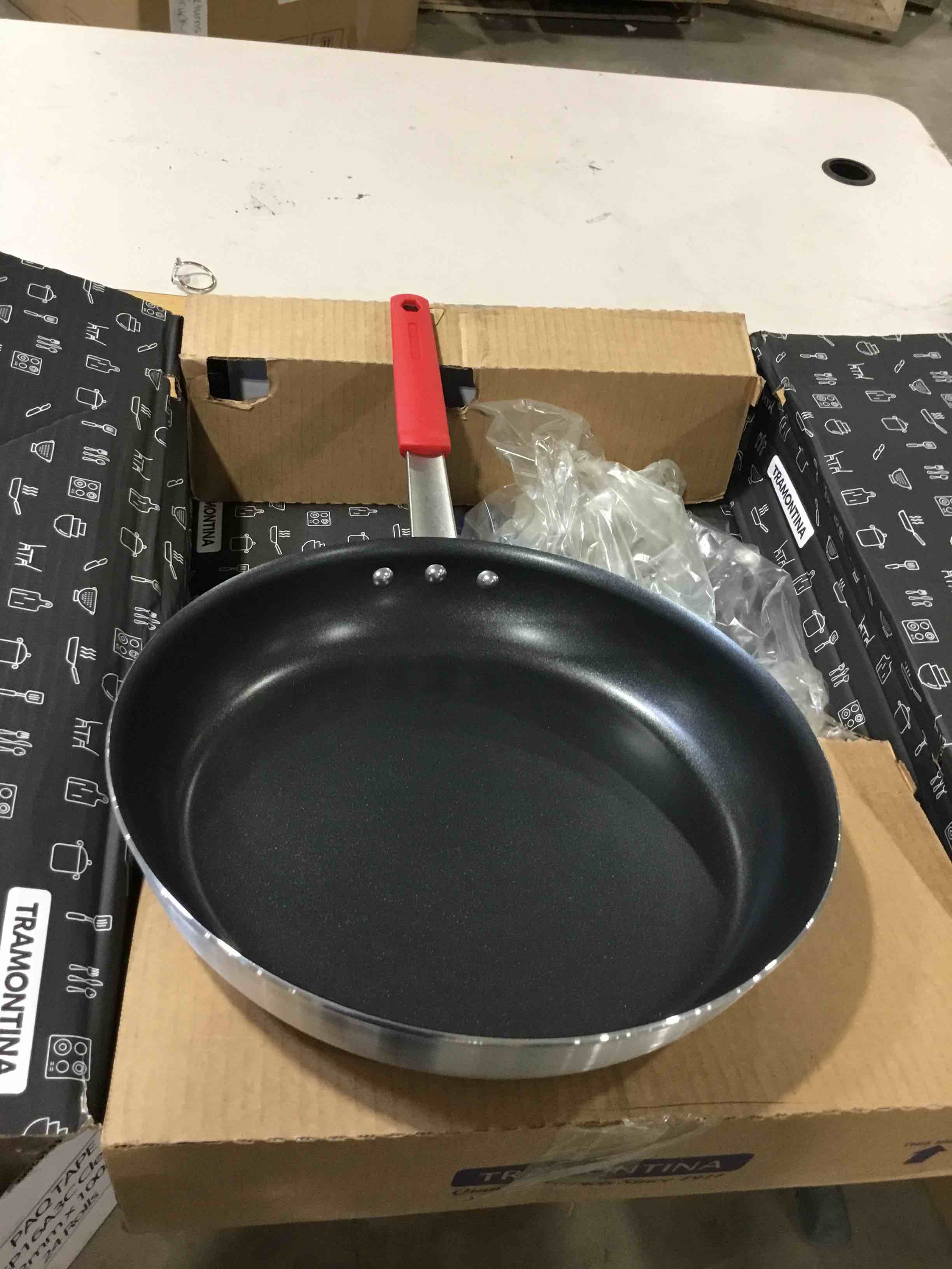 https://s3.amazonaws.com/lotting-images-prod/bidfta/GRN6604274_1721663554800.jpeg