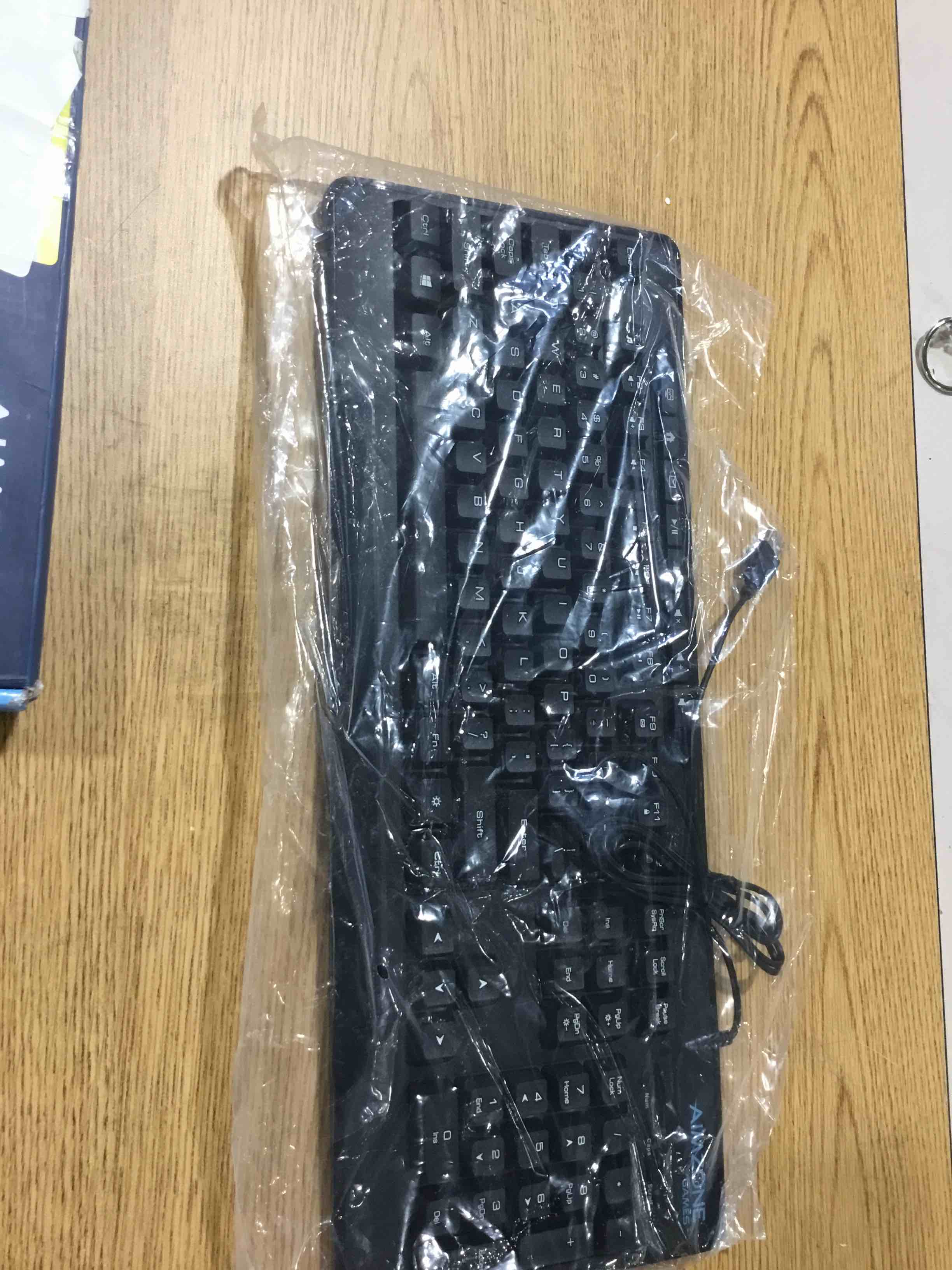 https://s3.amazonaws.com/lotting-images-prod/bidfta/GRN6604308_1721673907154.jpeg