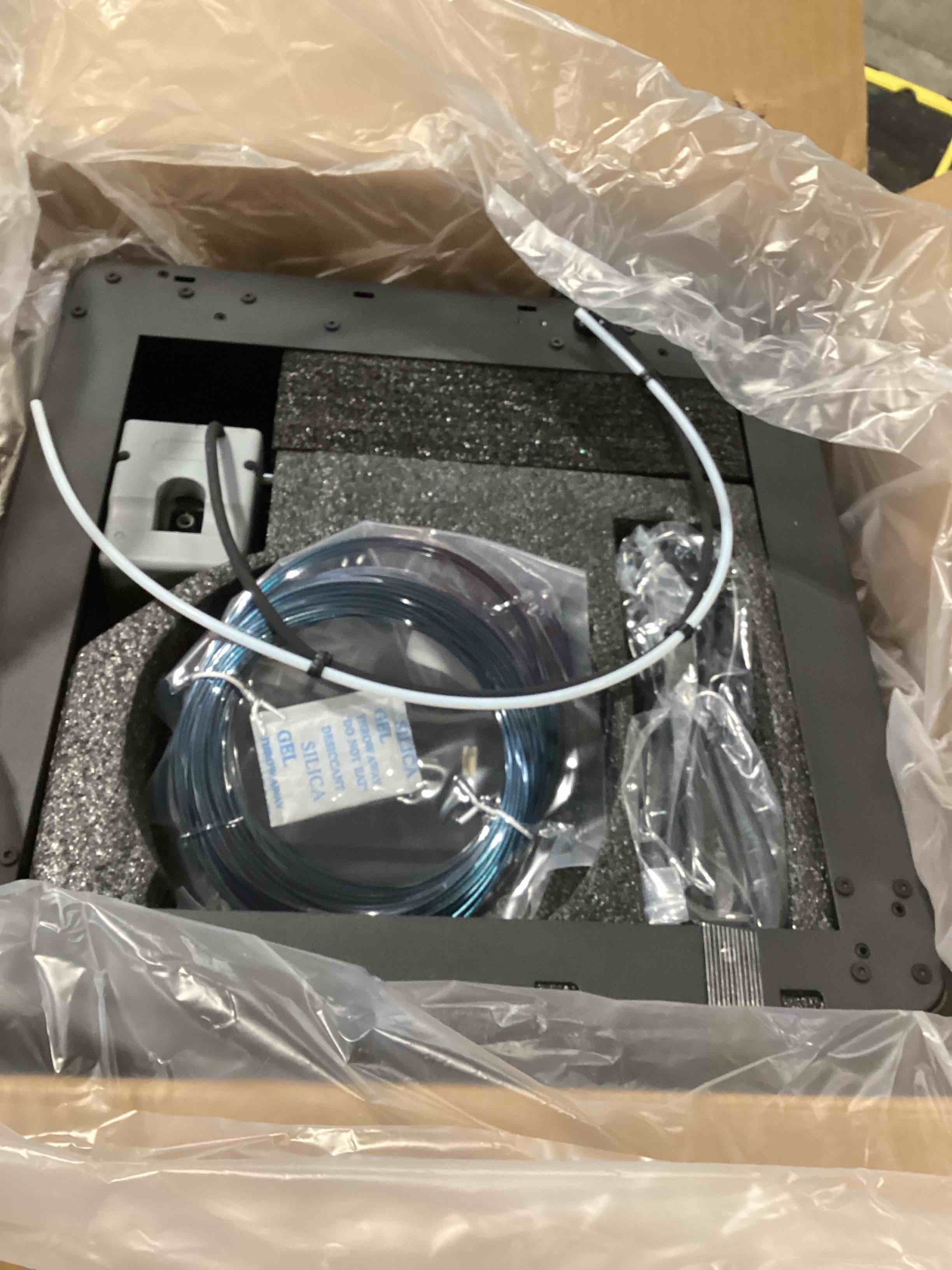 https://s3.amazonaws.com/lotting-images-prod/bidfta/GRN6606130_1720703882369.jpeg