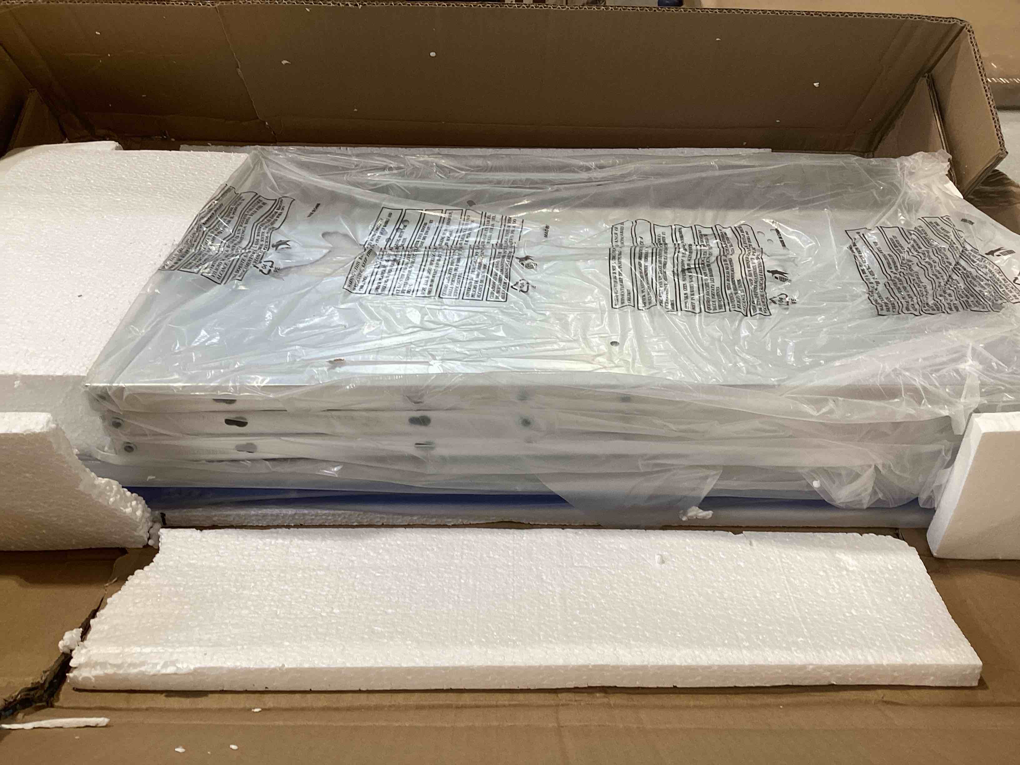 https://s3.amazonaws.com/lotting-images-prod/bidfta/GRN6606141_1720708809378.jpeg