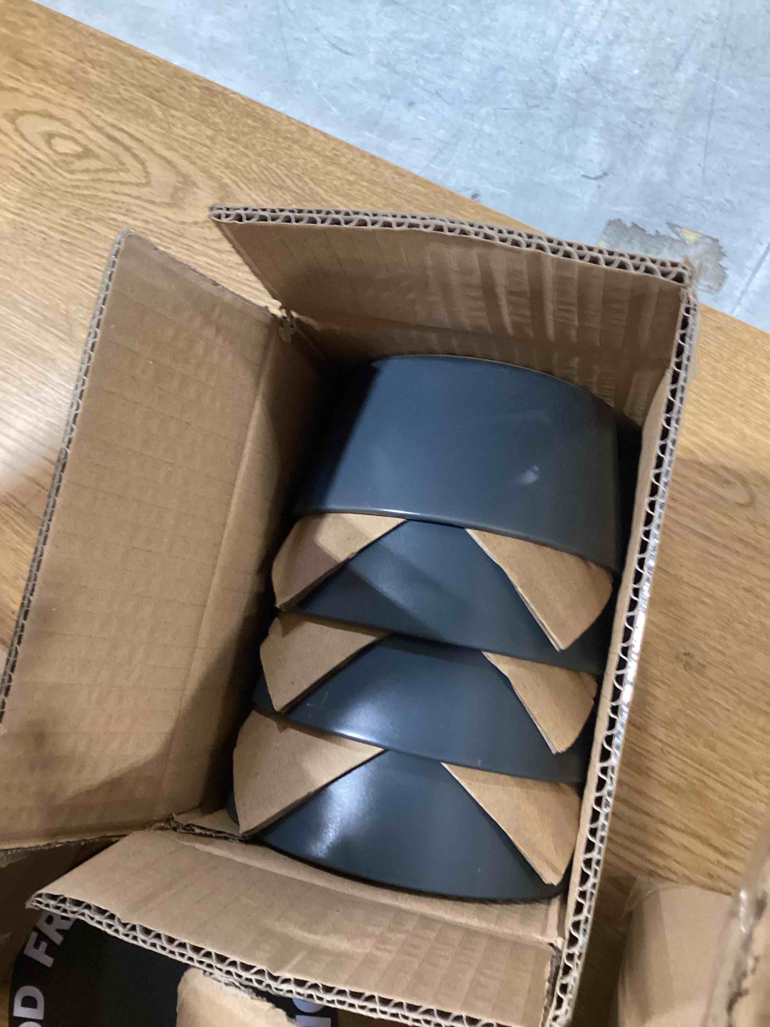 https://s3.amazonaws.com/lotting-images-prod/bidfta/GRN6606143_1720709932373.jpeg