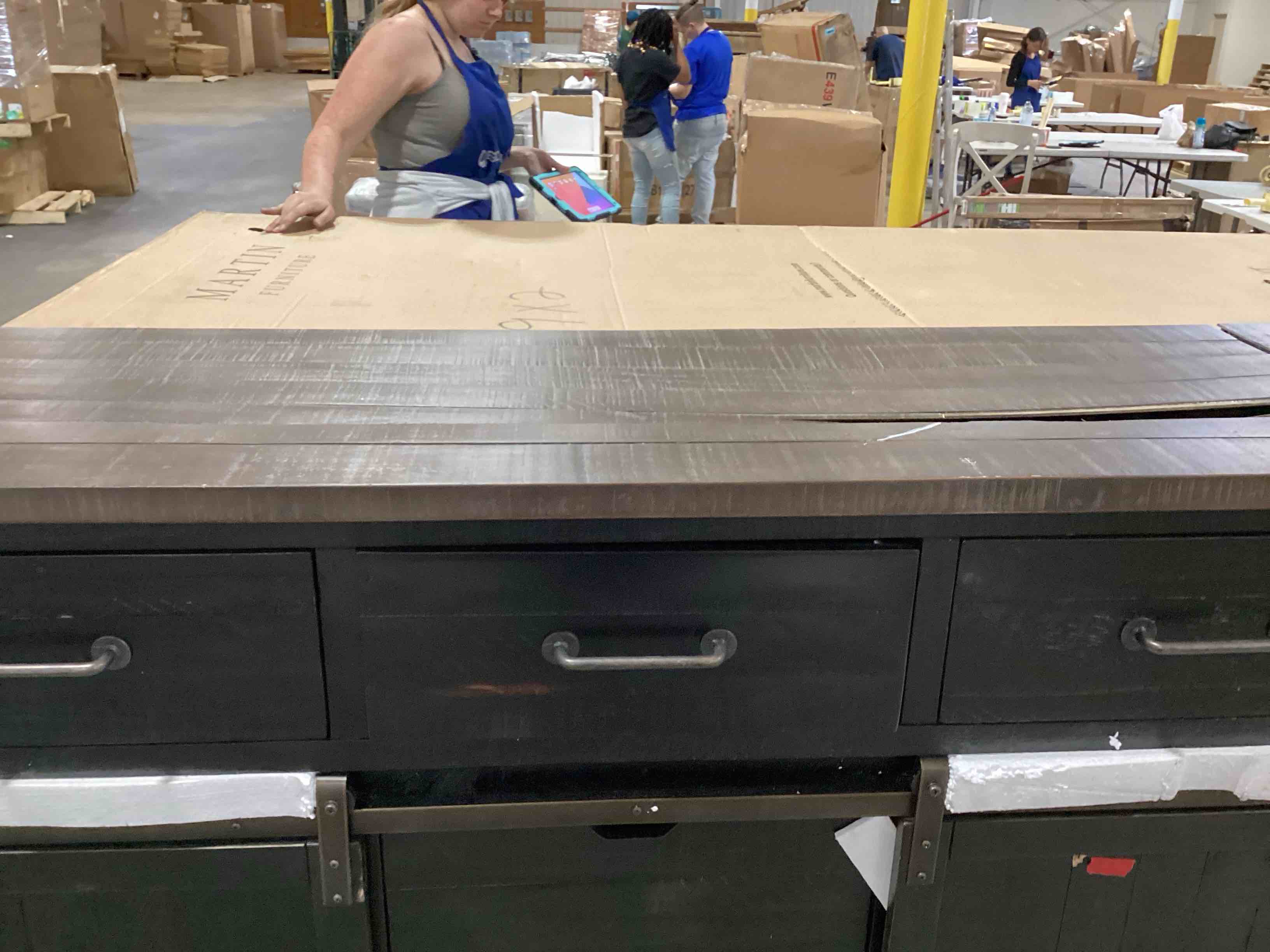 https://s3.amazonaws.com/lotting-images-prod/bidfta/GRN6607126_1719845274381.jpeg