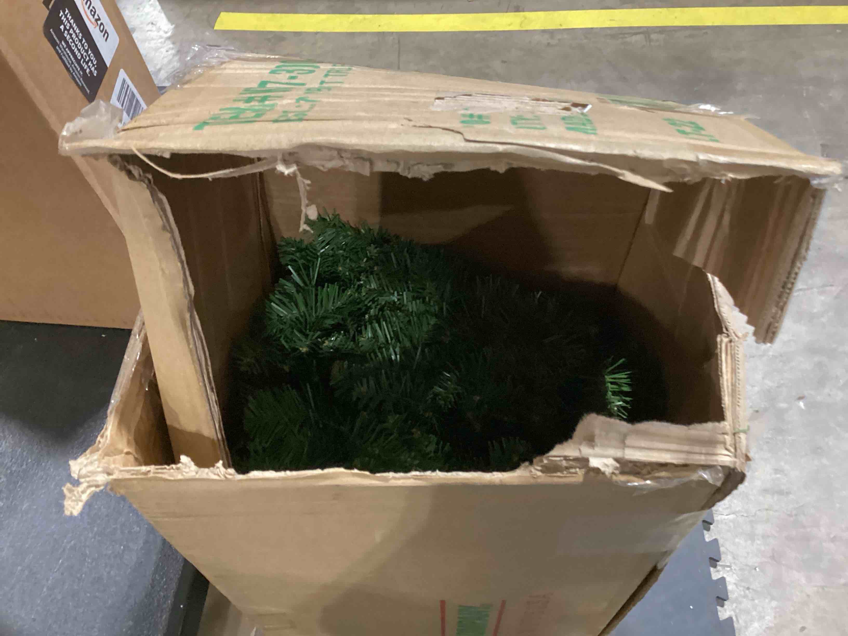 https://s3.amazonaws.com/lotting-images-prod/bidfta/GRN6607376_1720188304802.jpeg