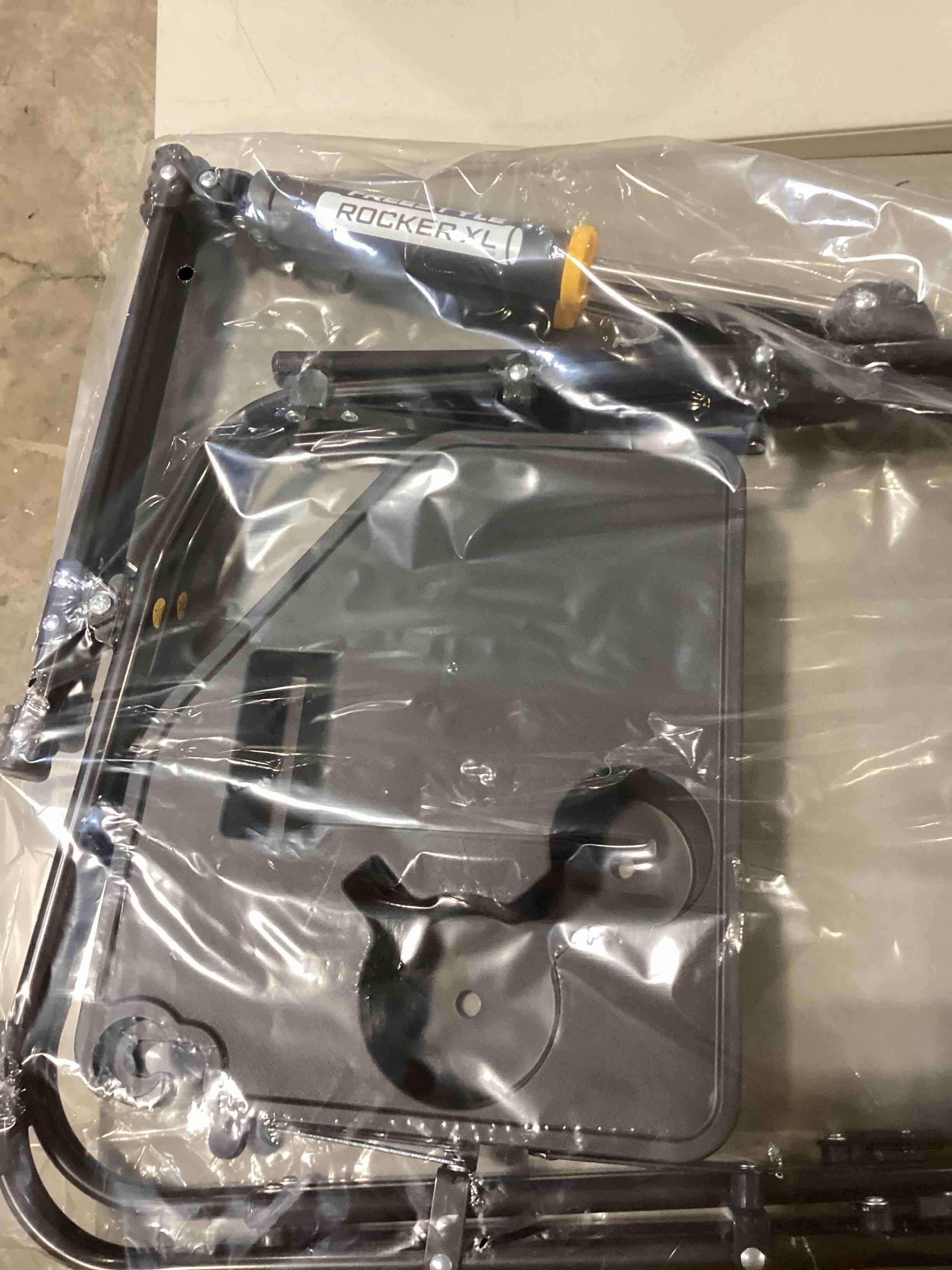 https://s3.amazonaws.com/lotting-images-prod/bidfta/GRN6607592_1722002724220.jpeg