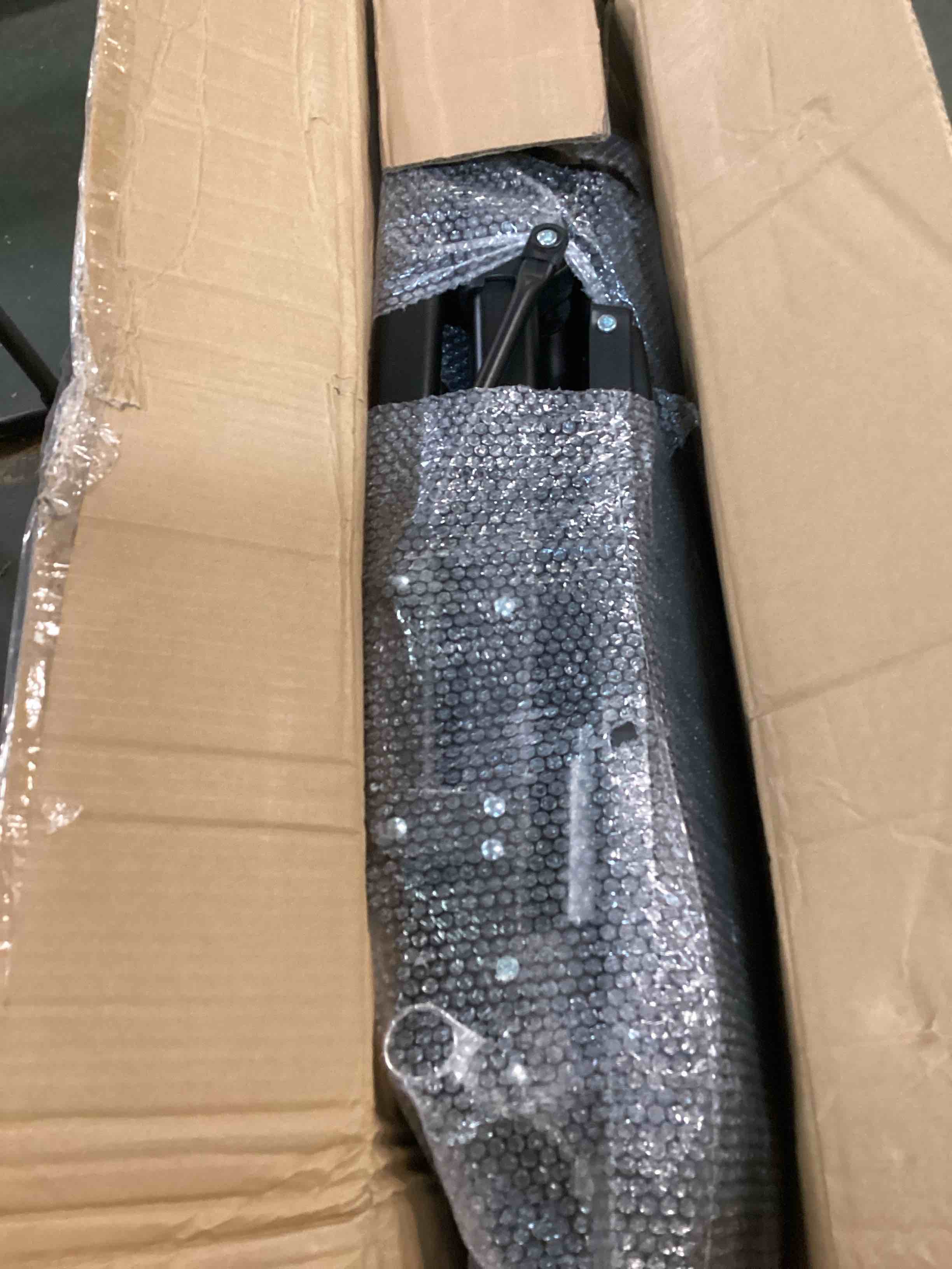 https://s3.amazonaws.com/lotting-images-prod/bidfta/GRN6608123_1715628292676.jpeg