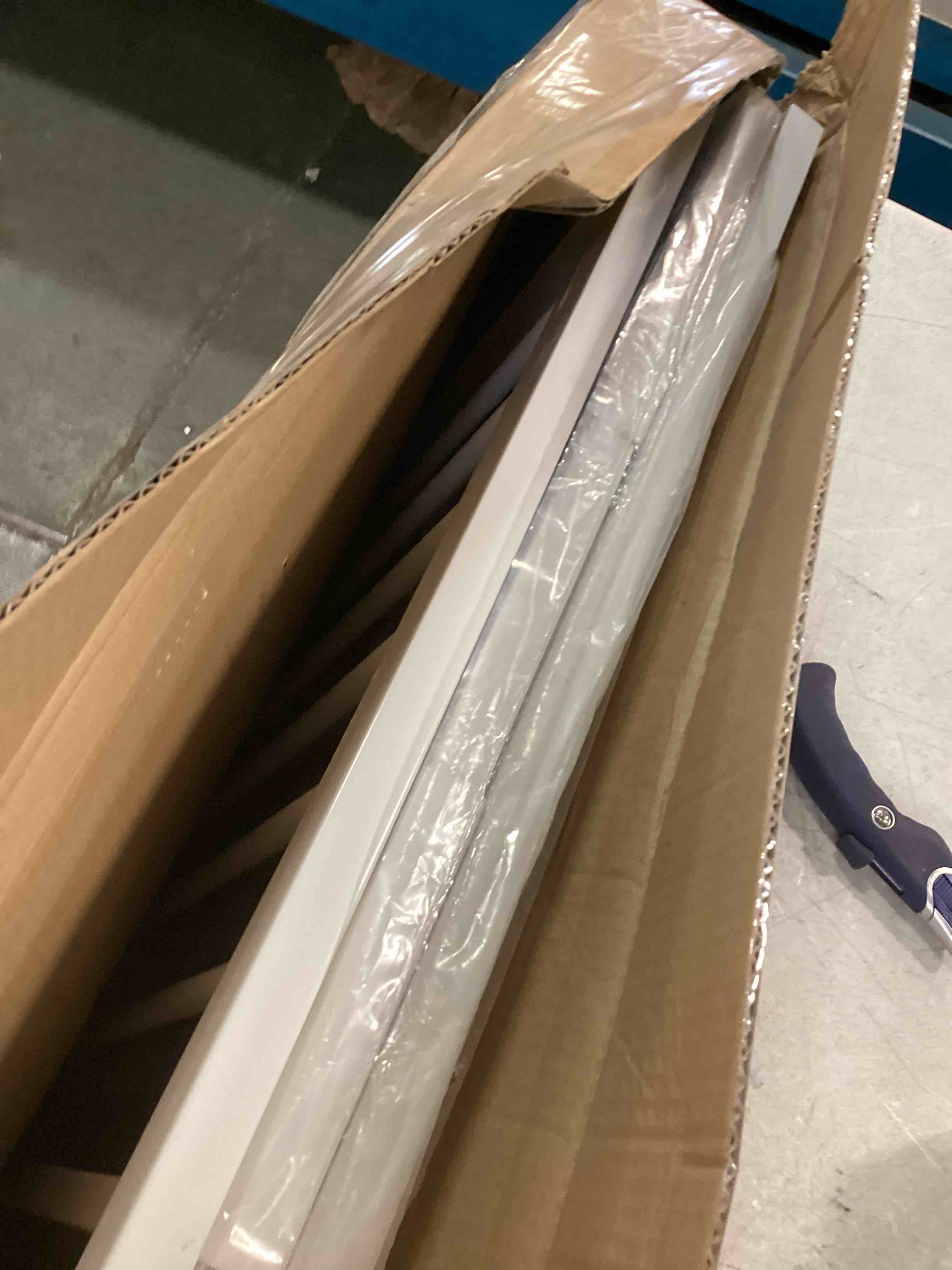 https://s3.amazonaws.com/lotting-images-prod/bidfta/GRN6608215_1715710076706.jpeg