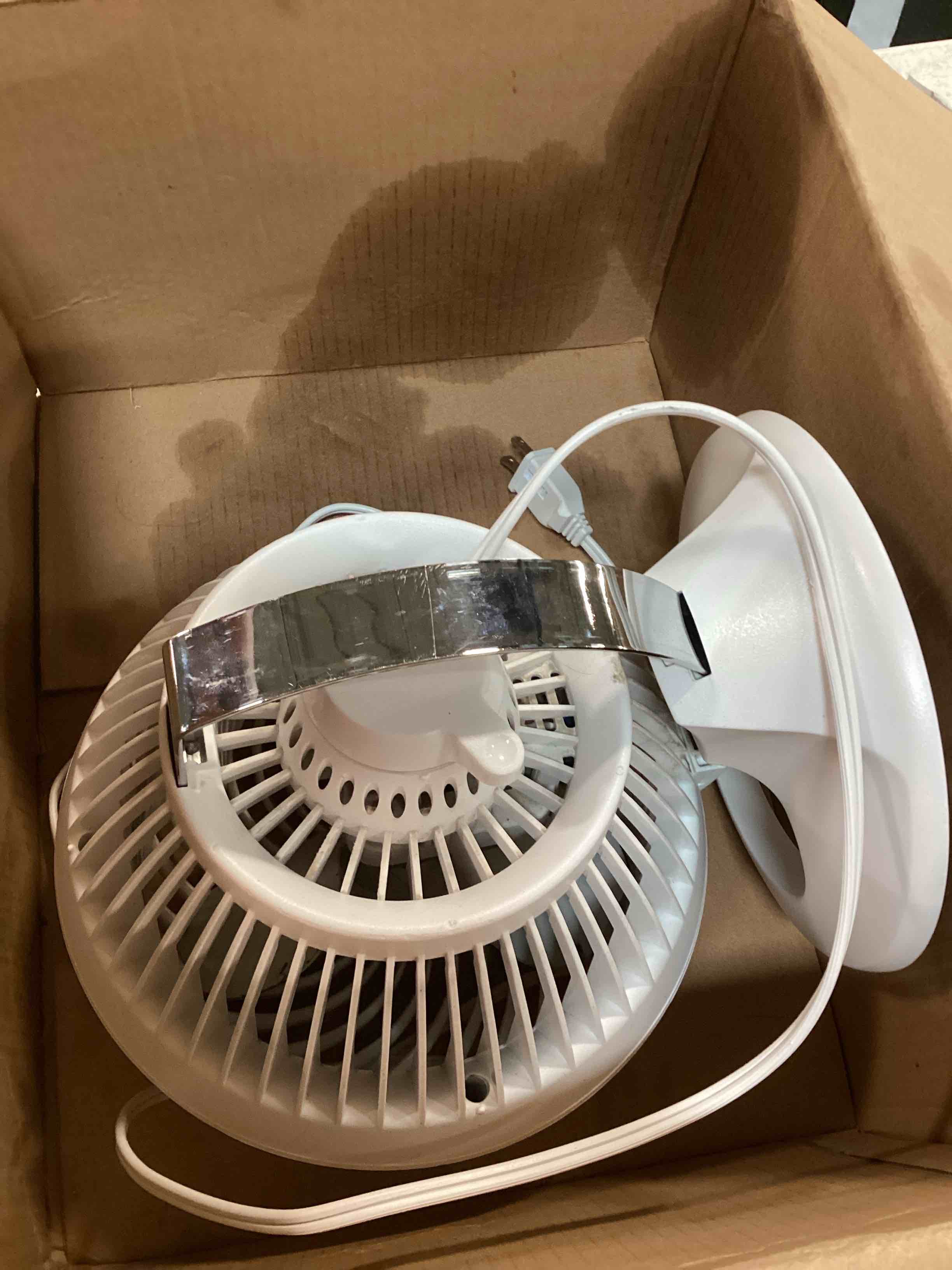 https://s3.amazonaws.com/lotting-images-prod/bidfta/GRN6609228_1716045236932.jpeg